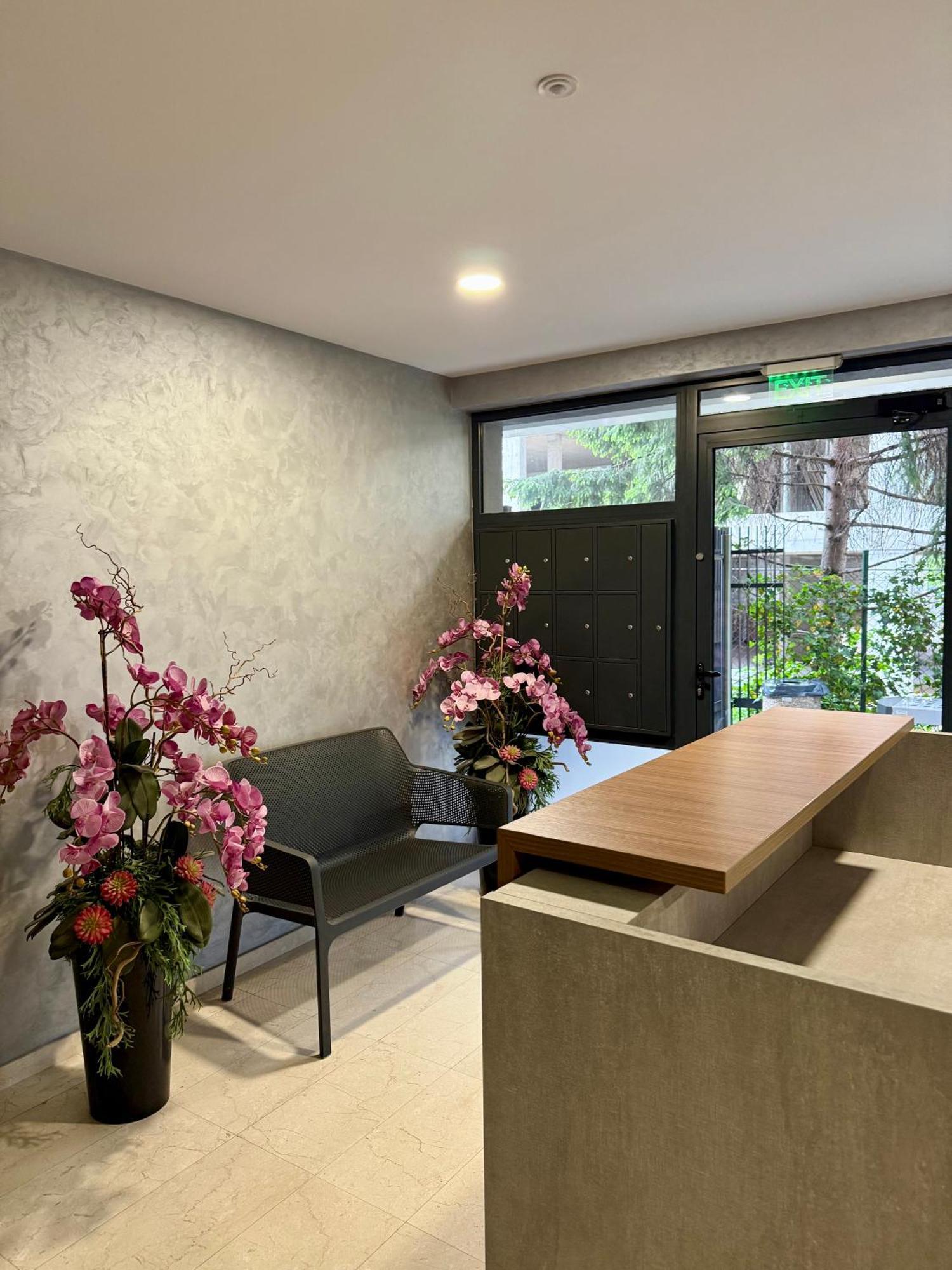 One-Bedroom Apartment Garden