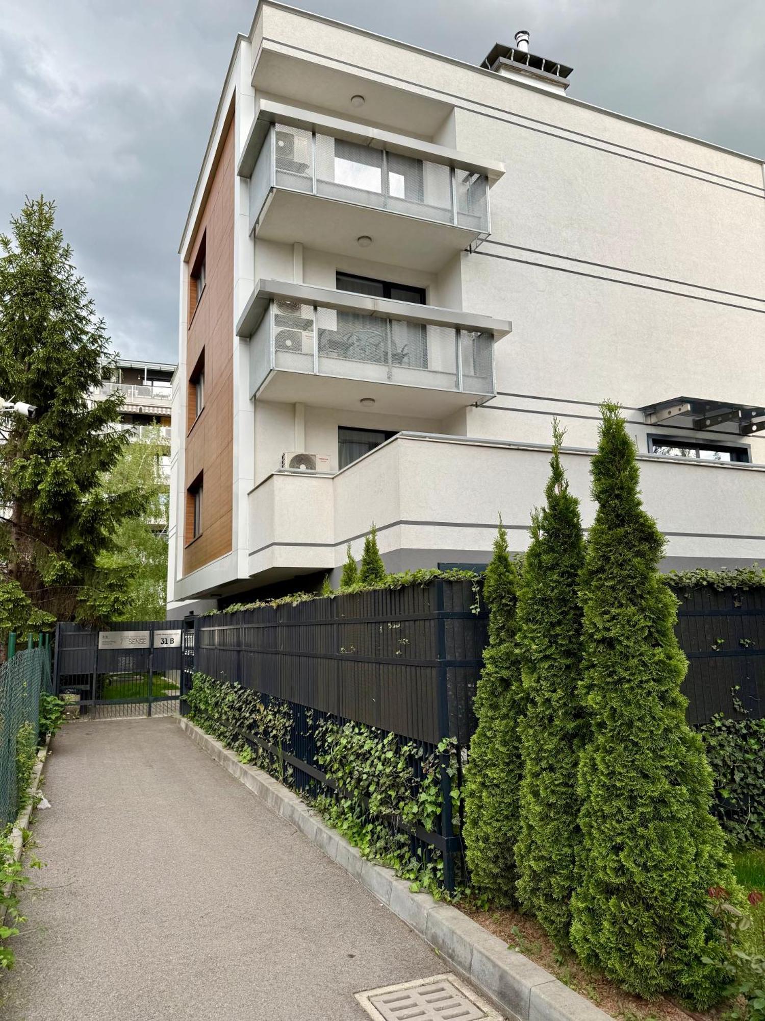 One-Bedroom Apartment Garden