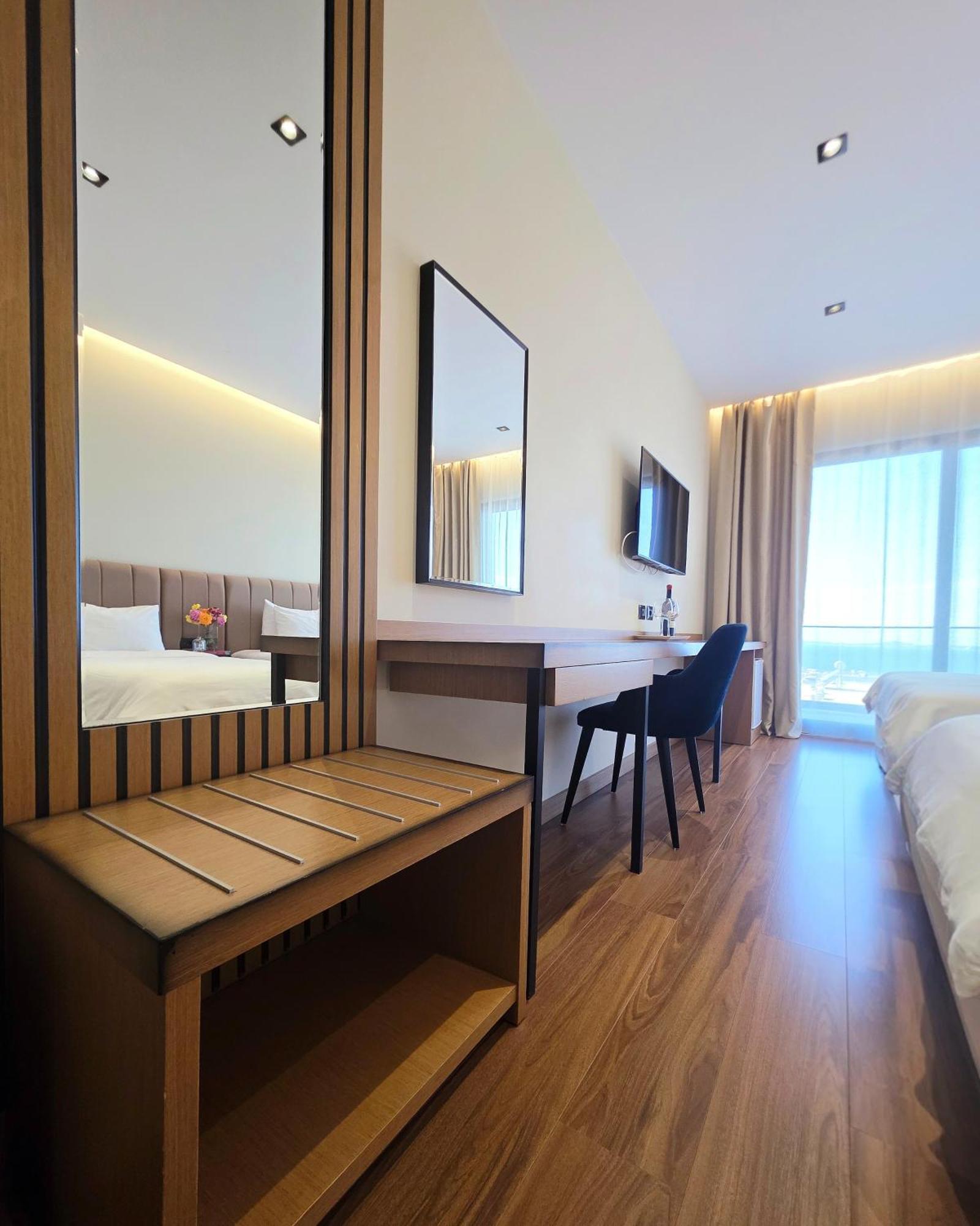 Deluxe Double Room Extra Bed