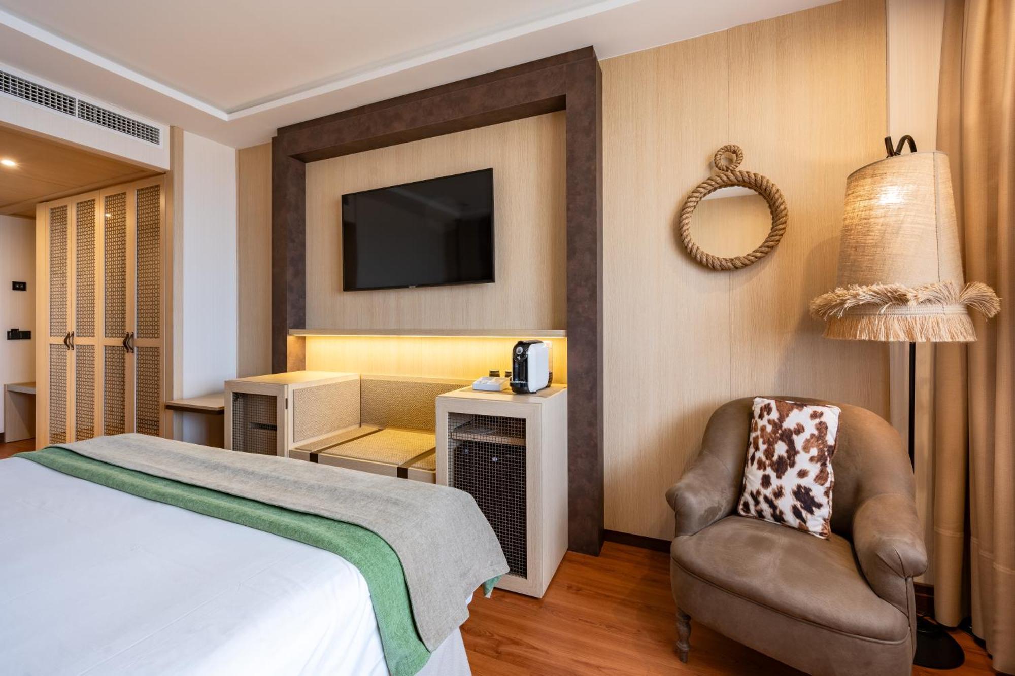 Deluxe Single Room