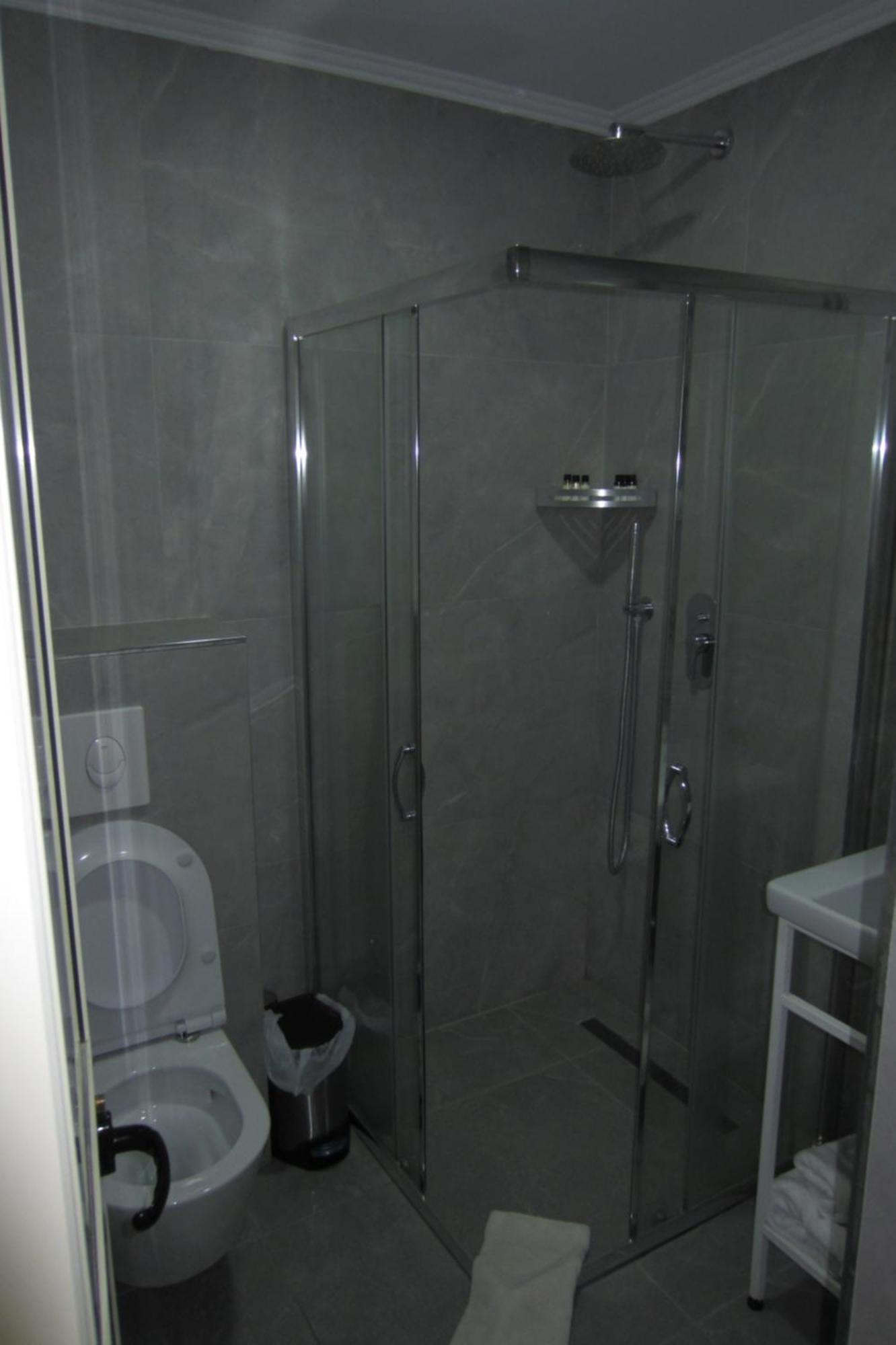 Economy Triple Room