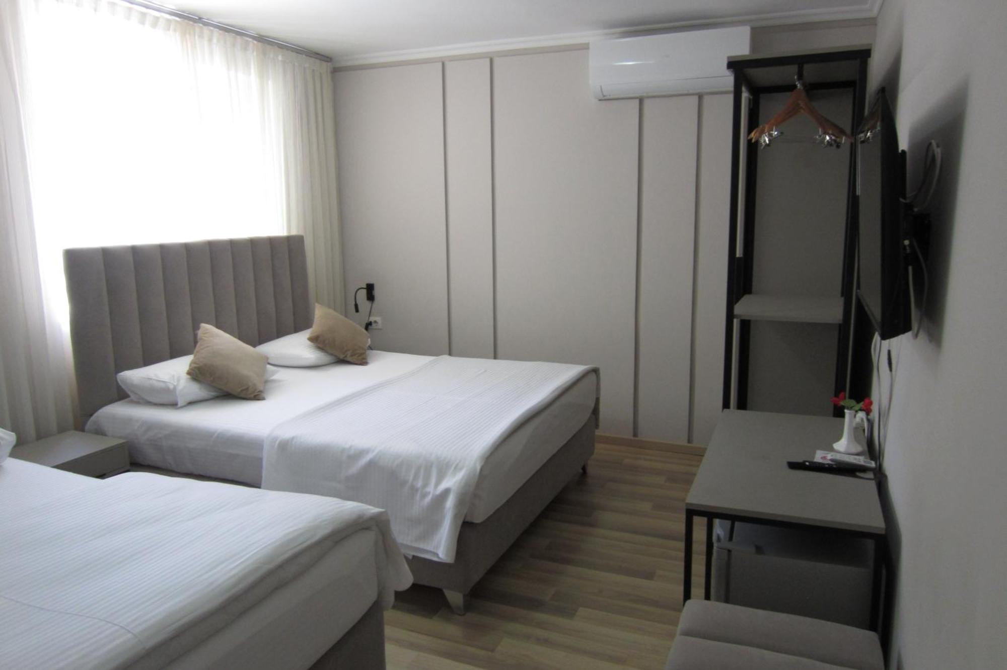 Economy Triple Room