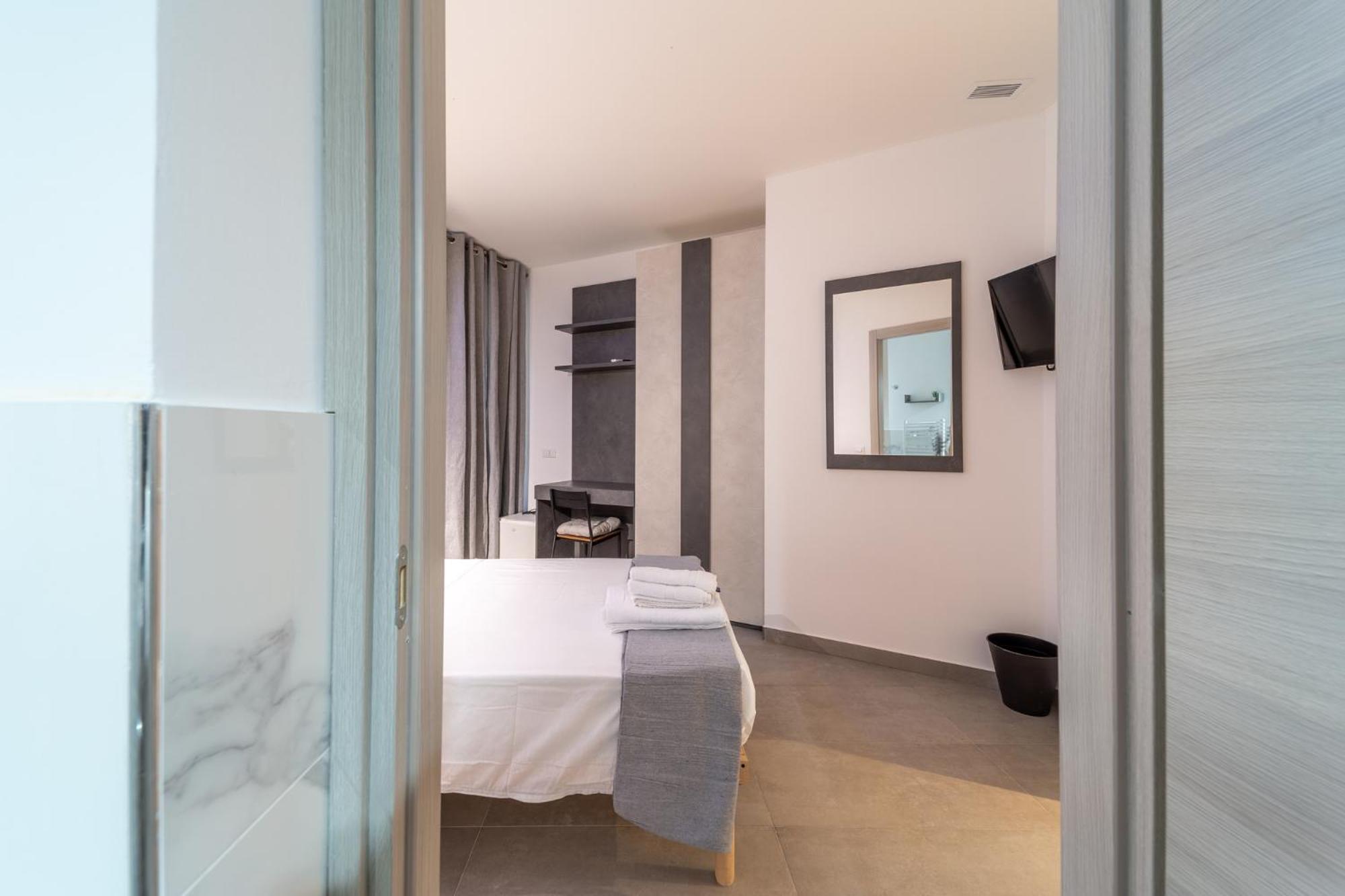 Single Room Private Bathroom