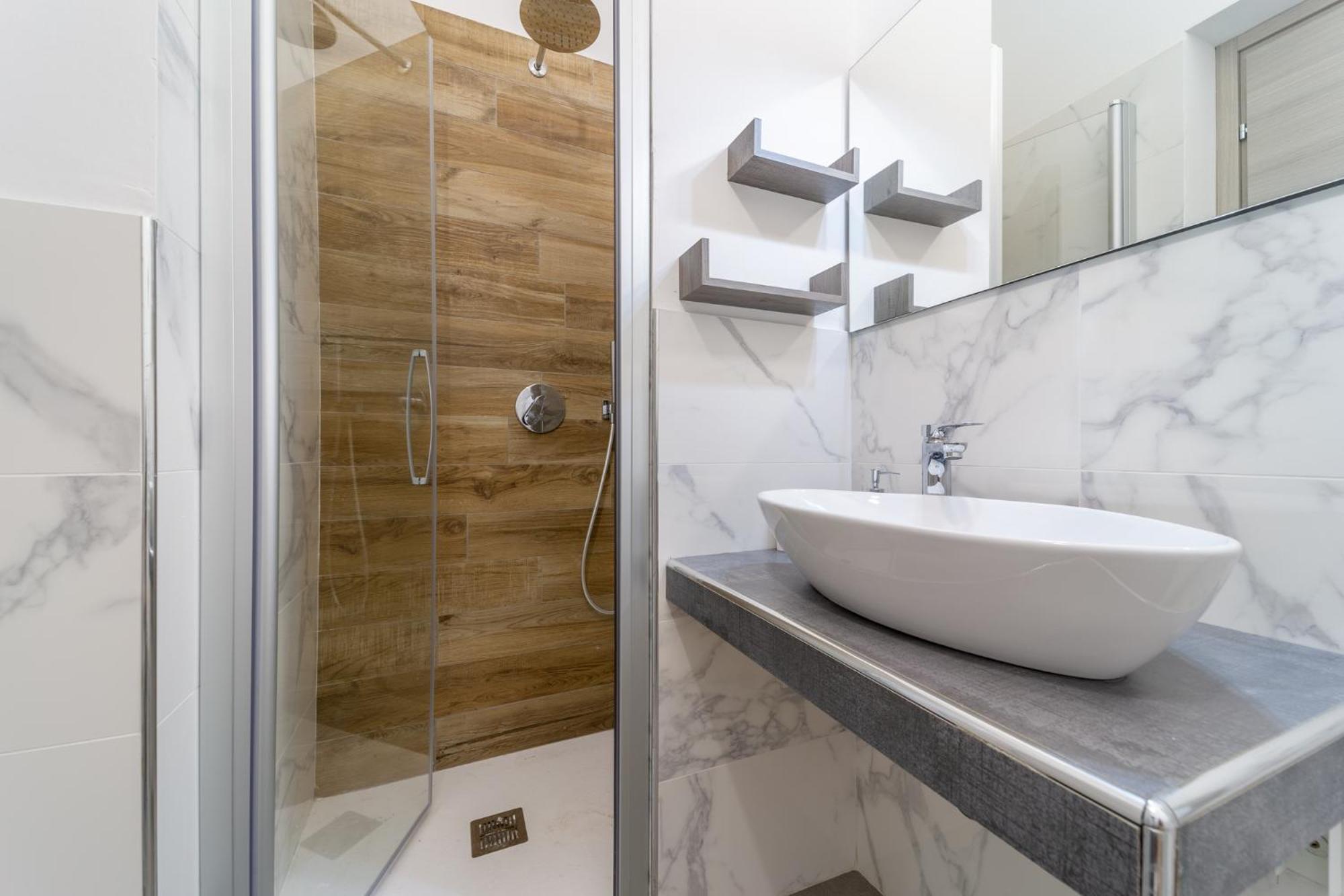 Single Room Private Bathroom