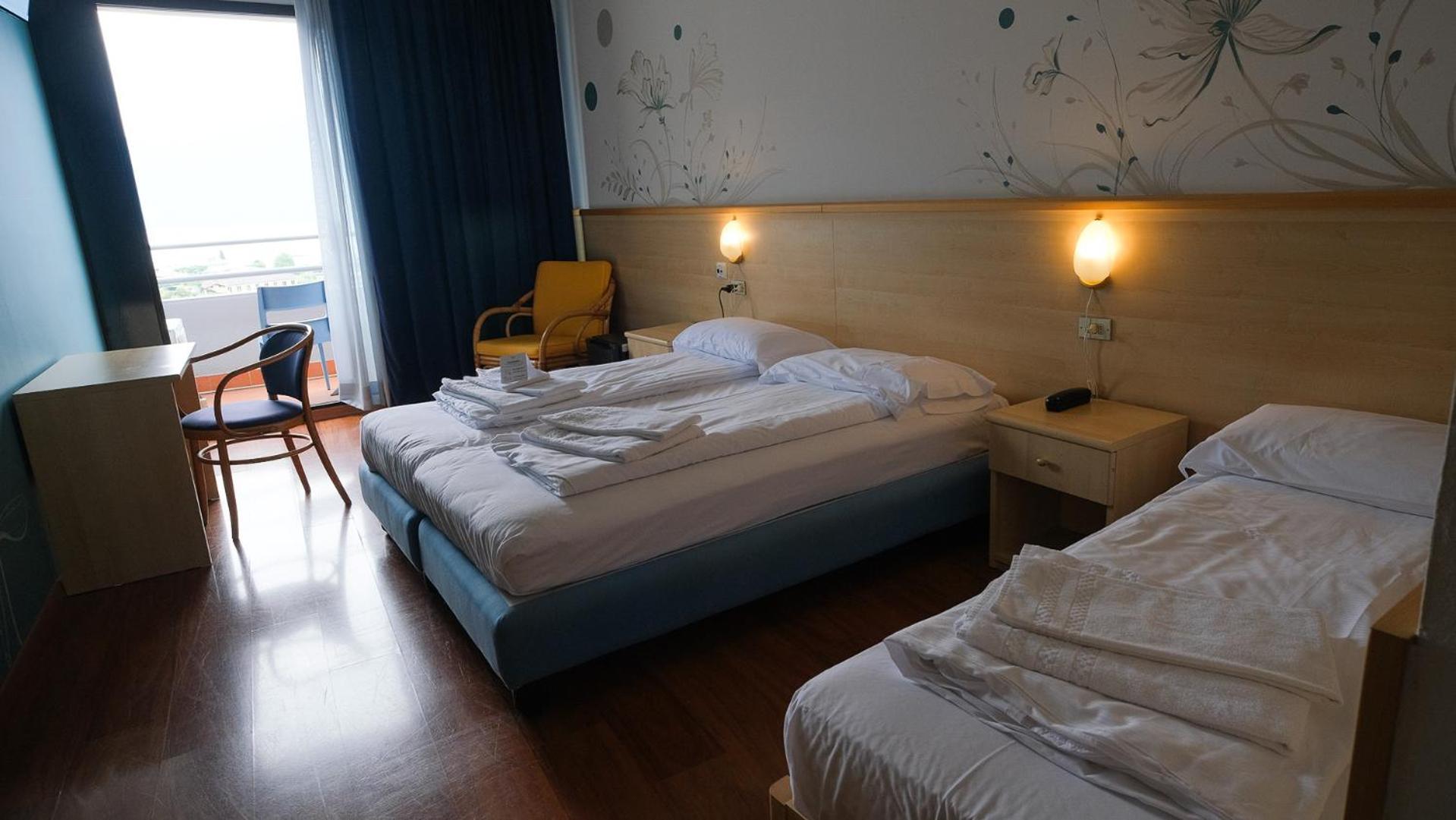 Superior Triple Room Lake View