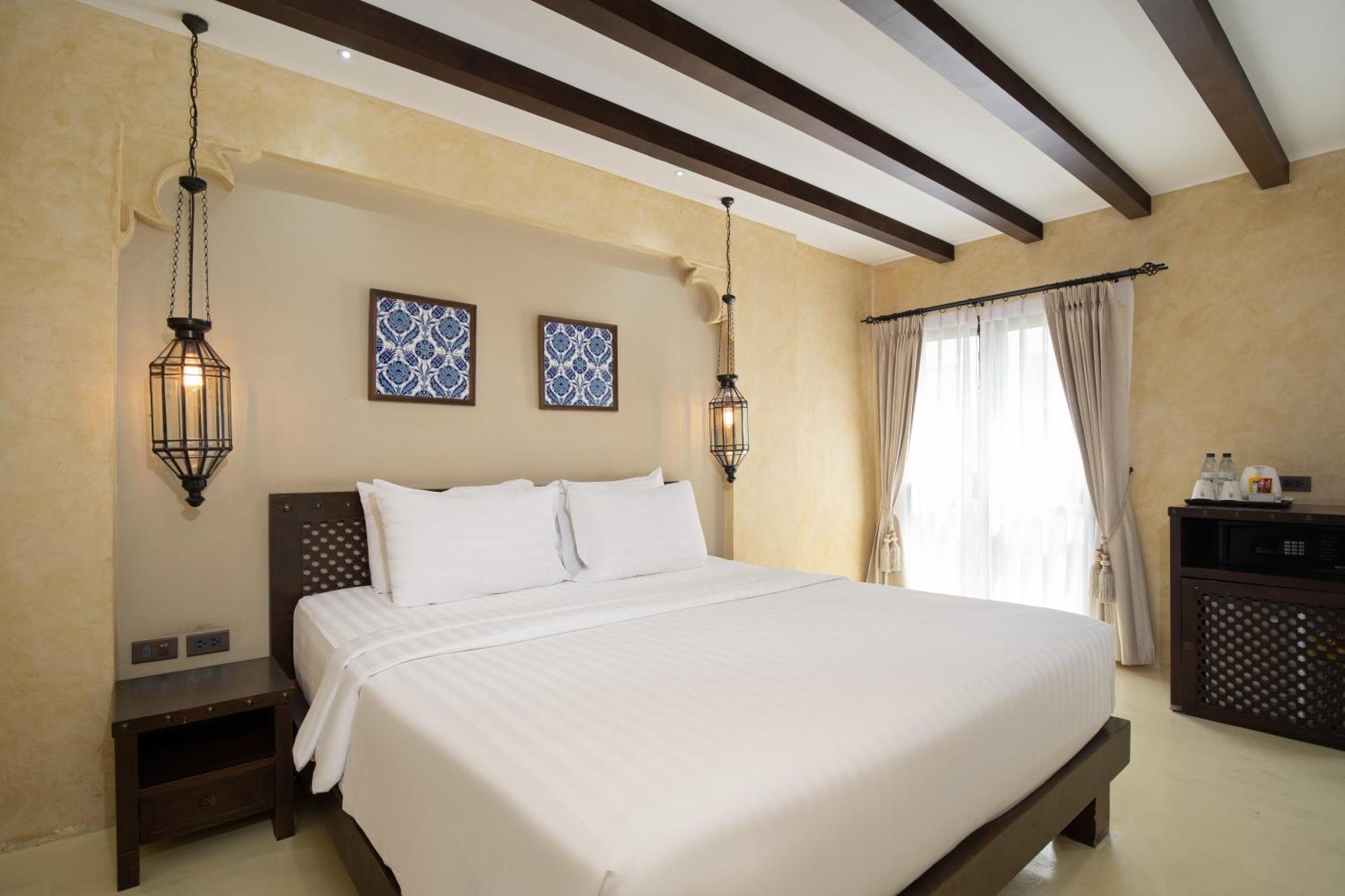 Superior King Room