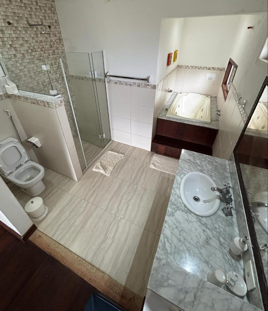 Deluxe Double Room Bath