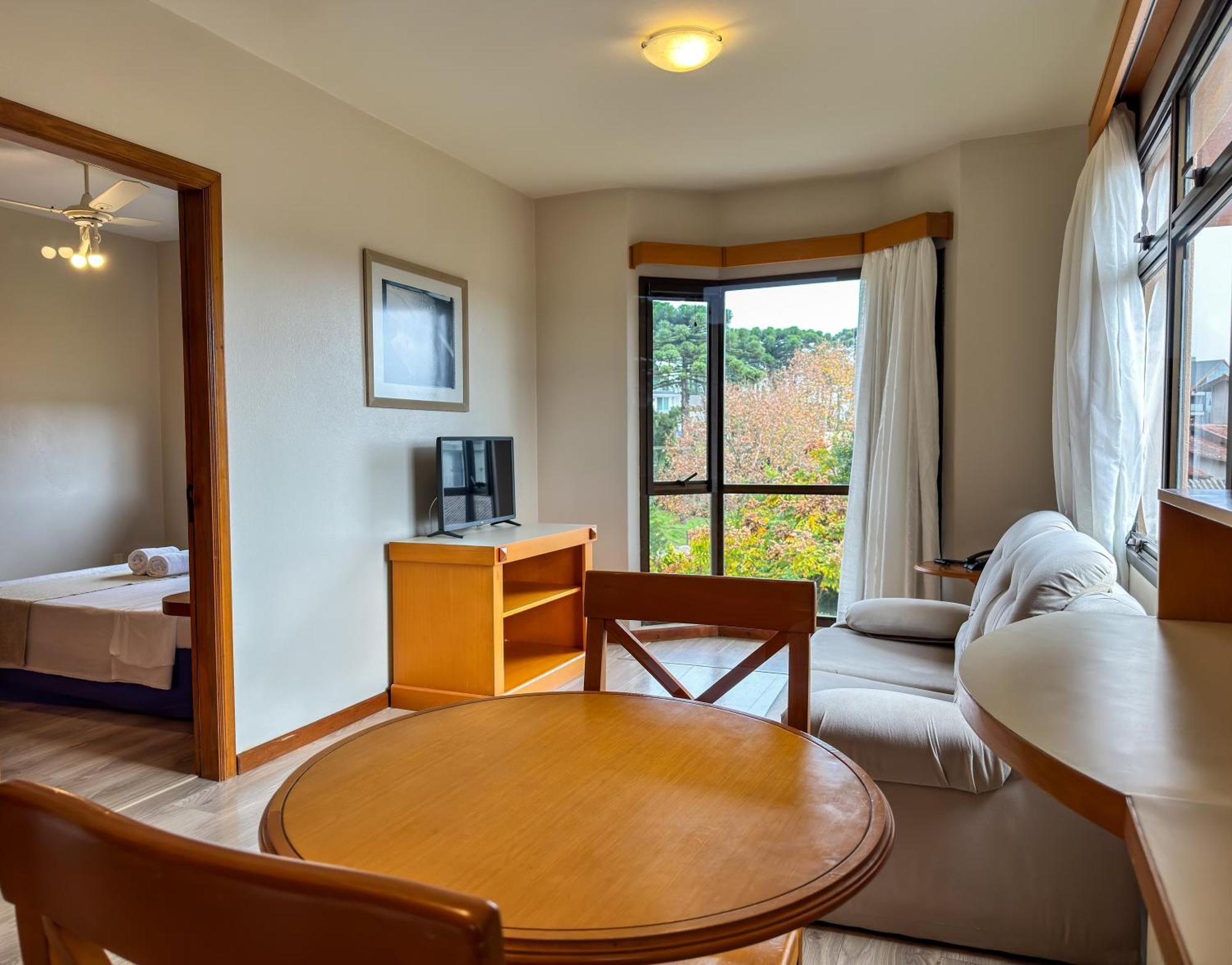 Super Luxo Casal quarto com 1 dormitório sala e 1 banheiro,1685065482:JPEG