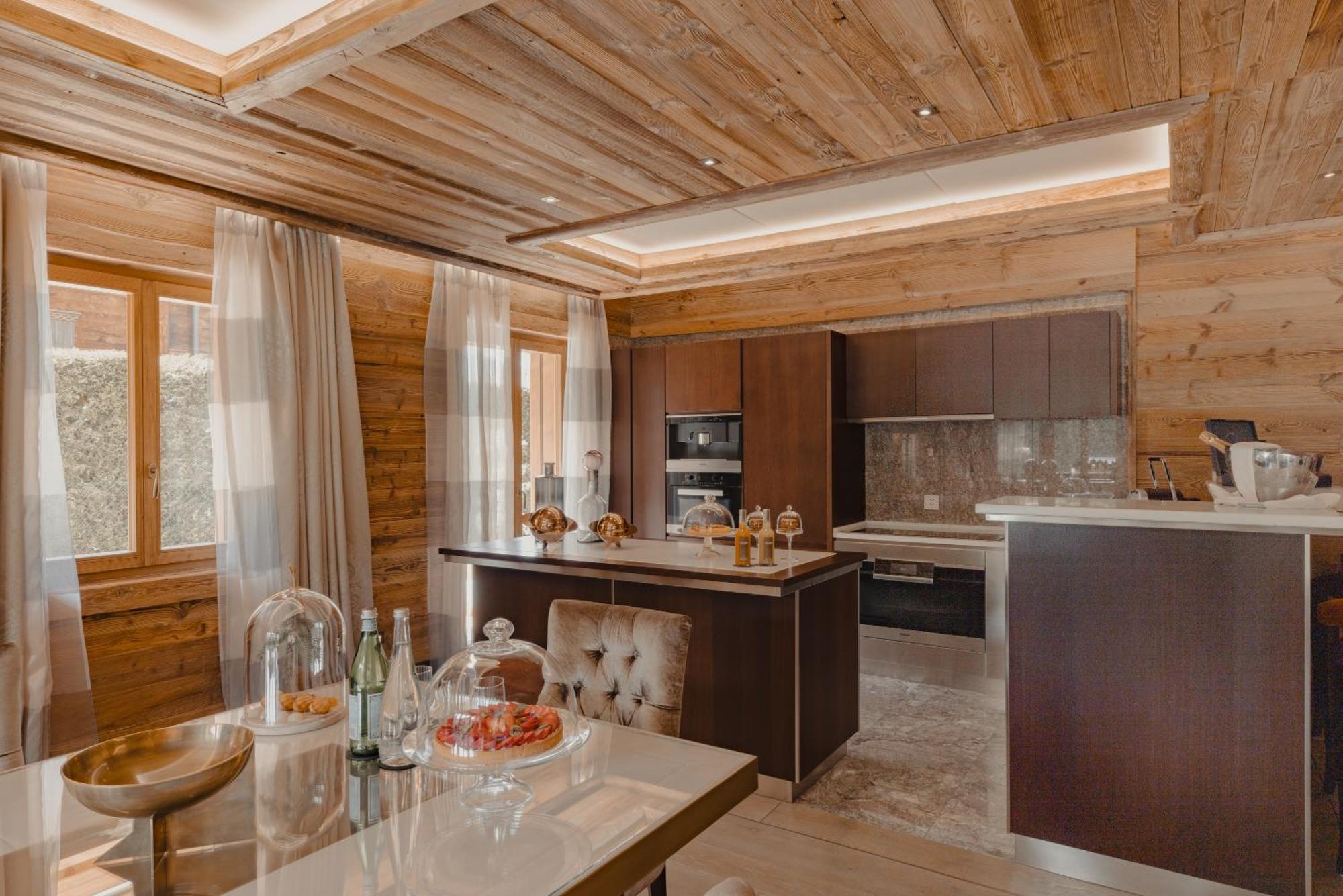 Three-Bedroom Apartment,1686493684:JPEG
