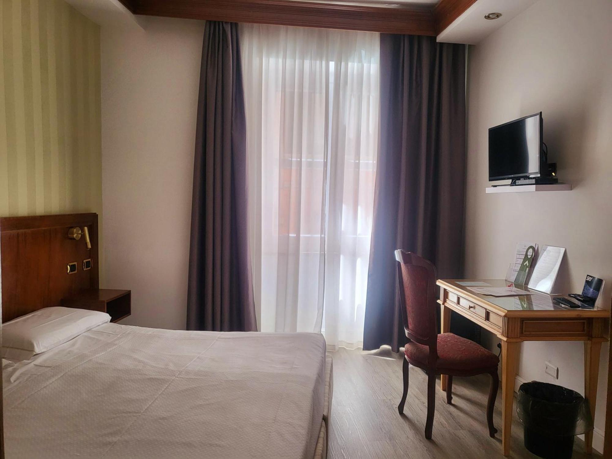 Deluxe Double or Twin Room