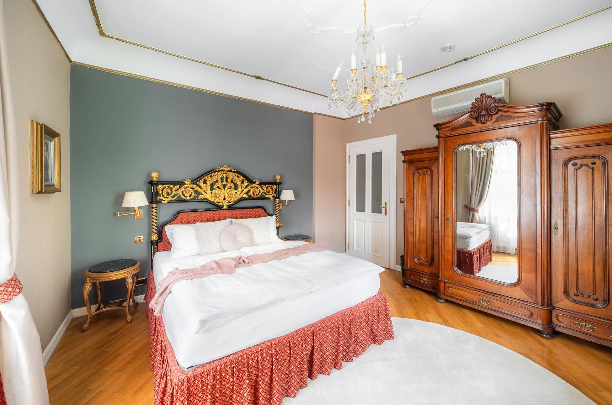 Two-Bedroom Suite