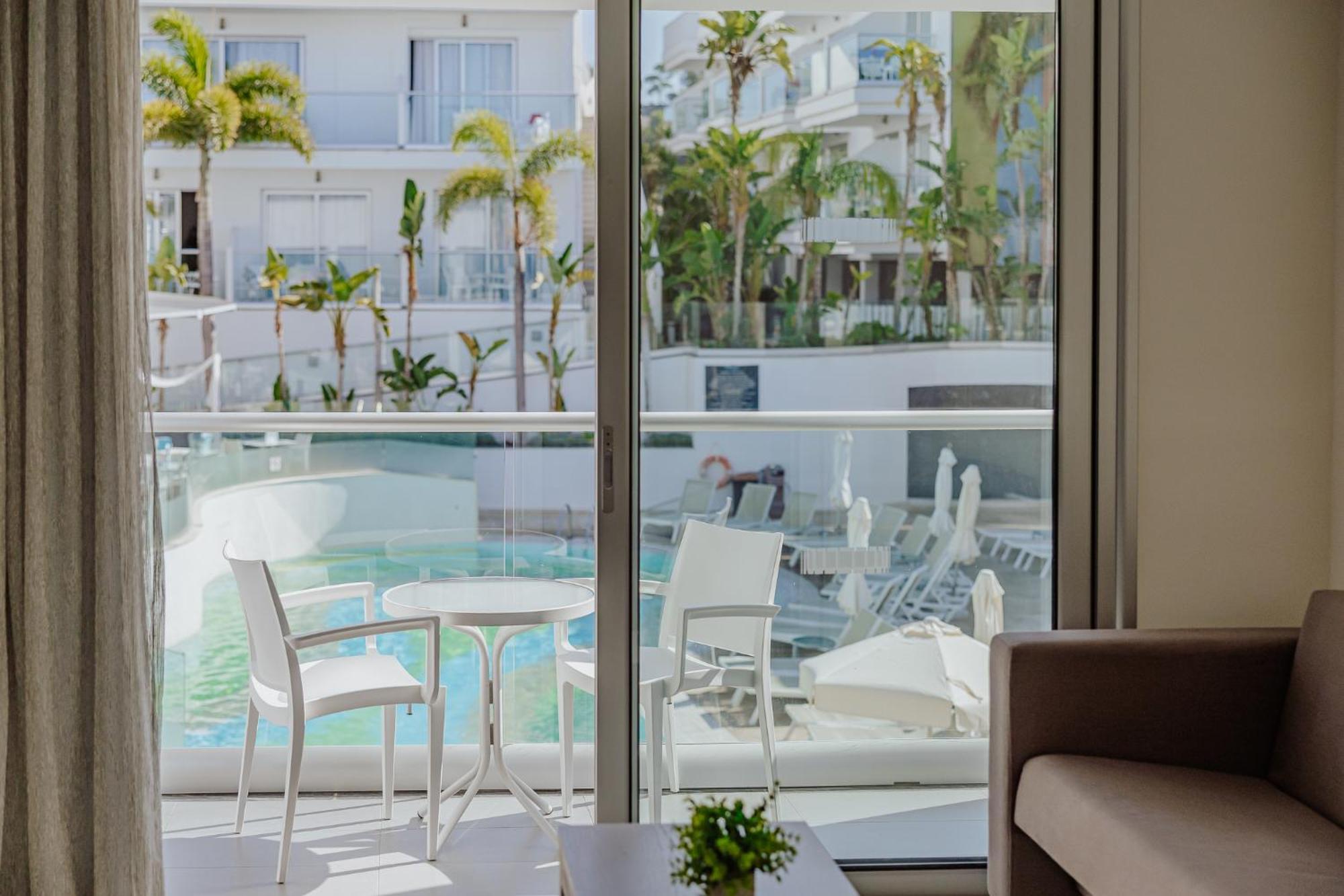 Double or Twin Room with Pool View,1690951048:JPEG