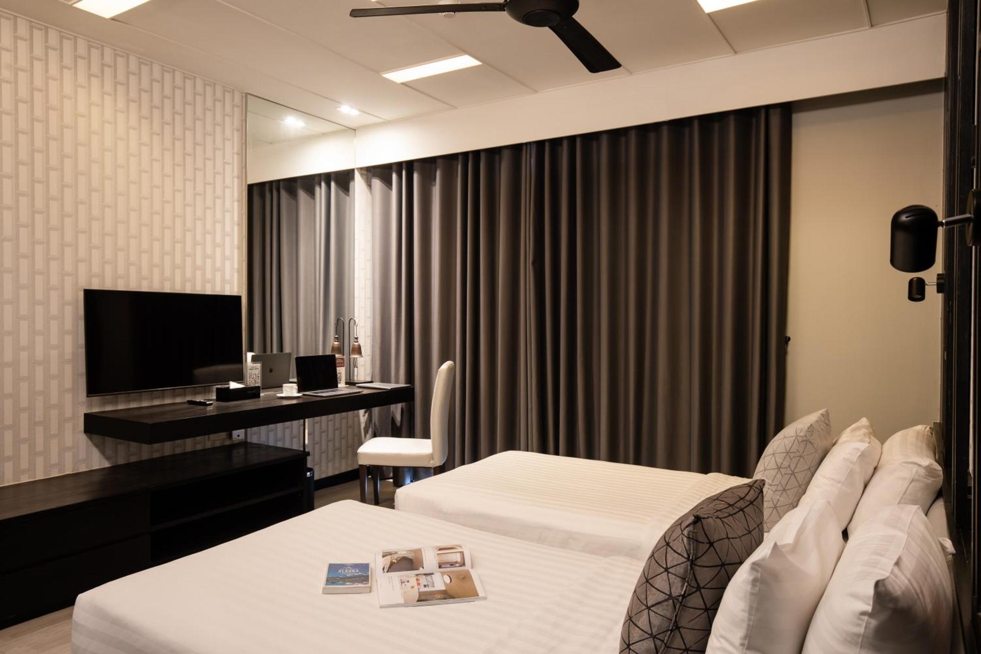 Deluxe Room Room only