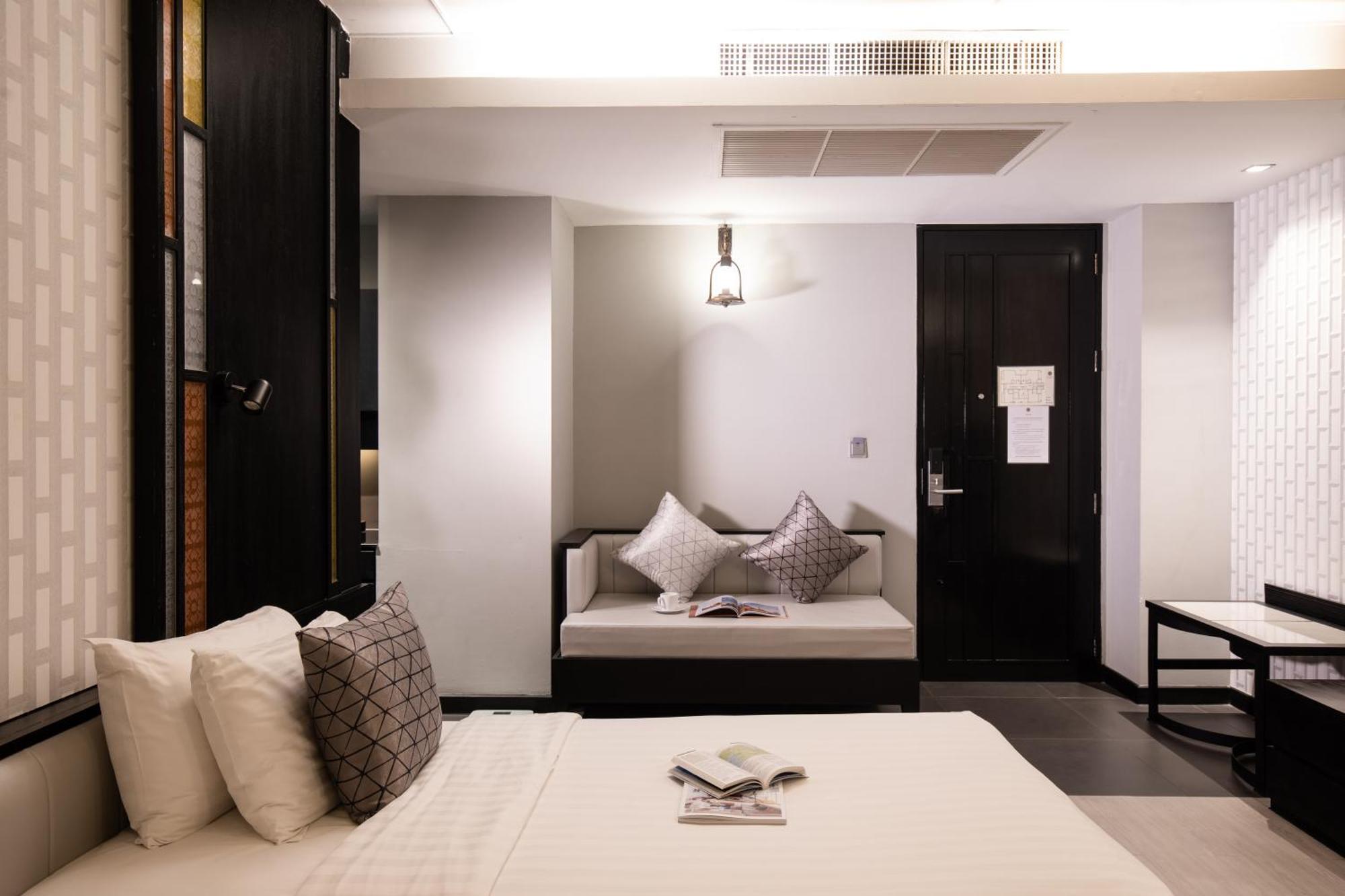 Deluxe Room Room only
