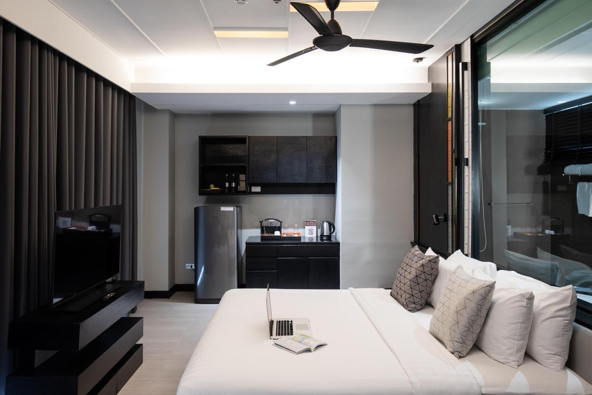 Deluxe Room Room only