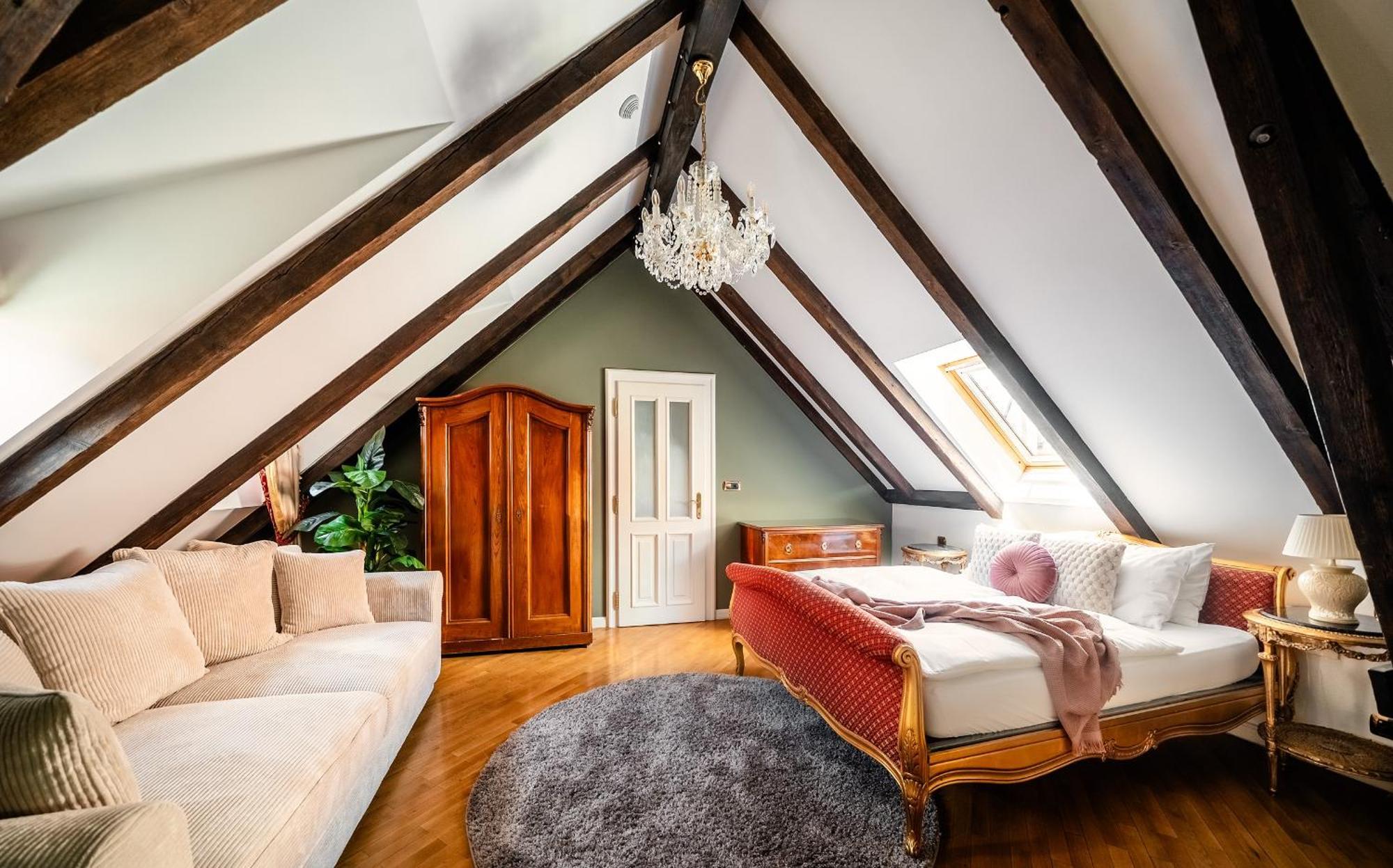 Executive Suite Castle view
