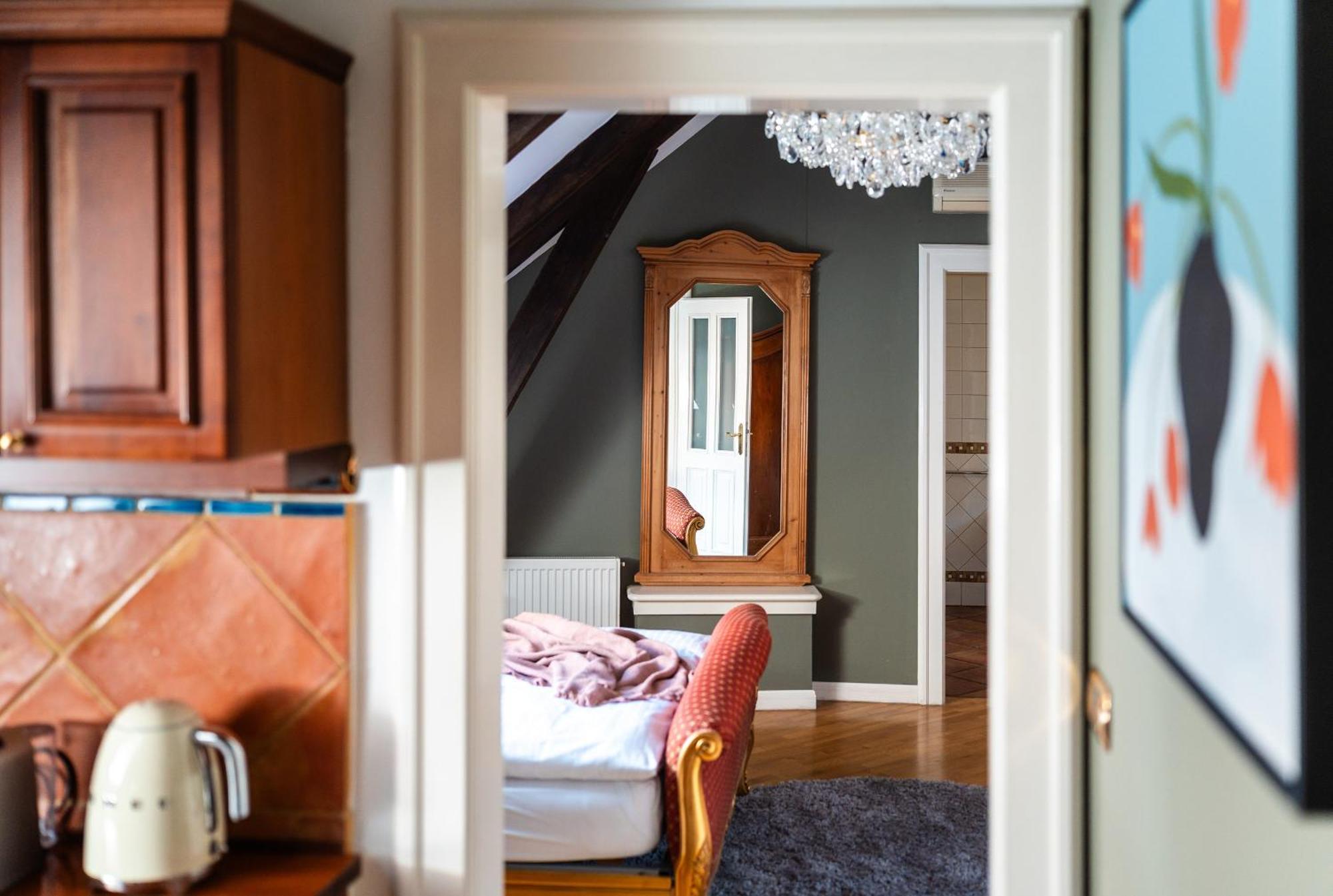 Executive Suite Castle view