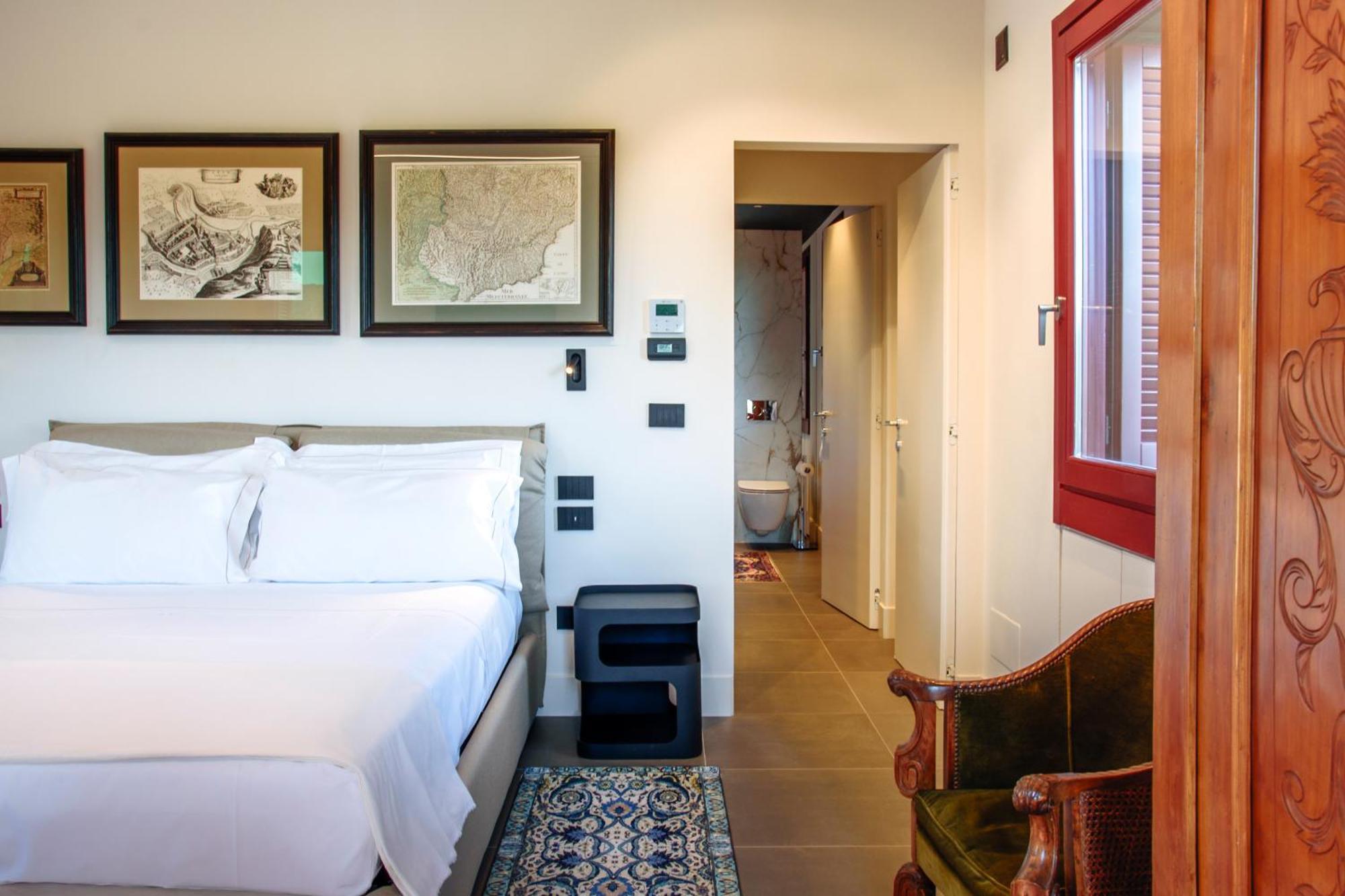 Double Room Private Bathroom