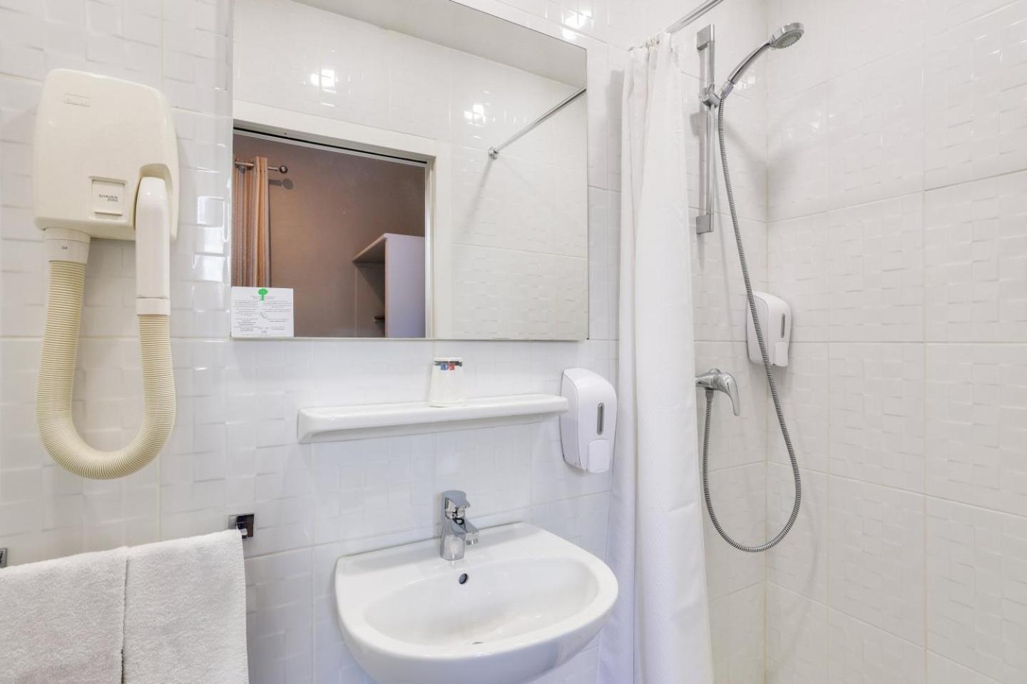 Small Single Room,1696620680:JPEG