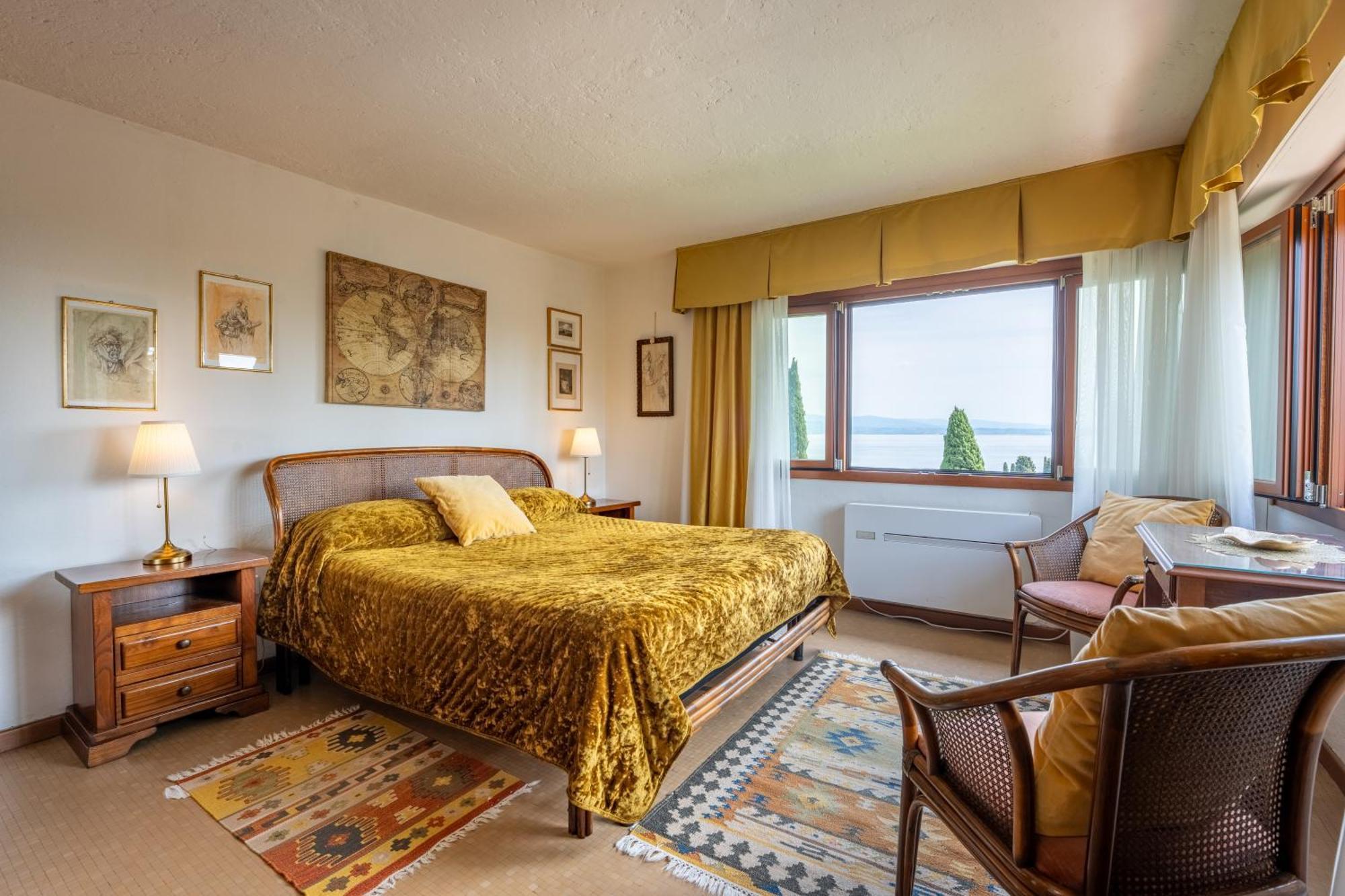 Double Room Lake View