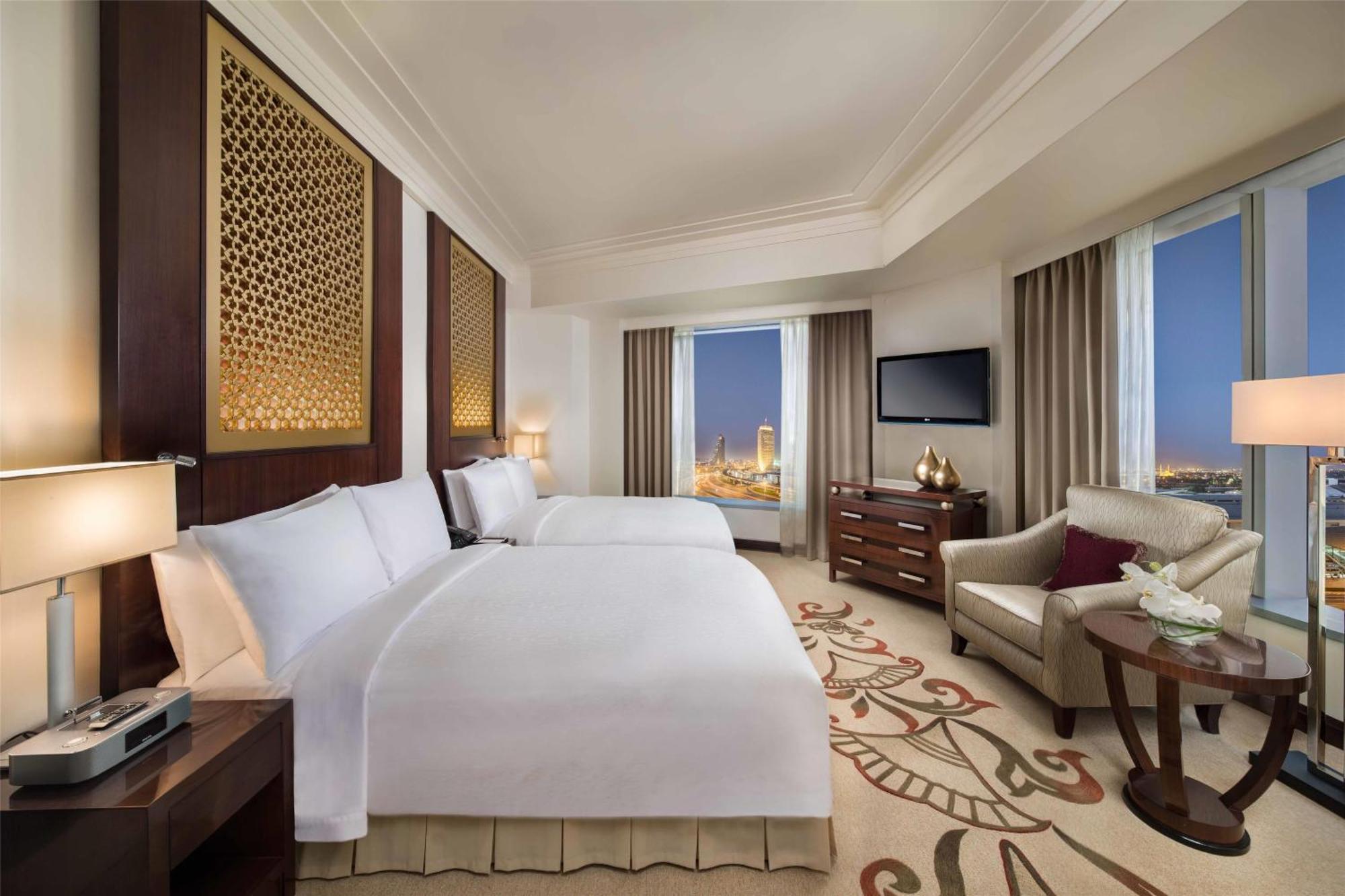 Deluxe Suite with Two Double Beds - Lounge Access