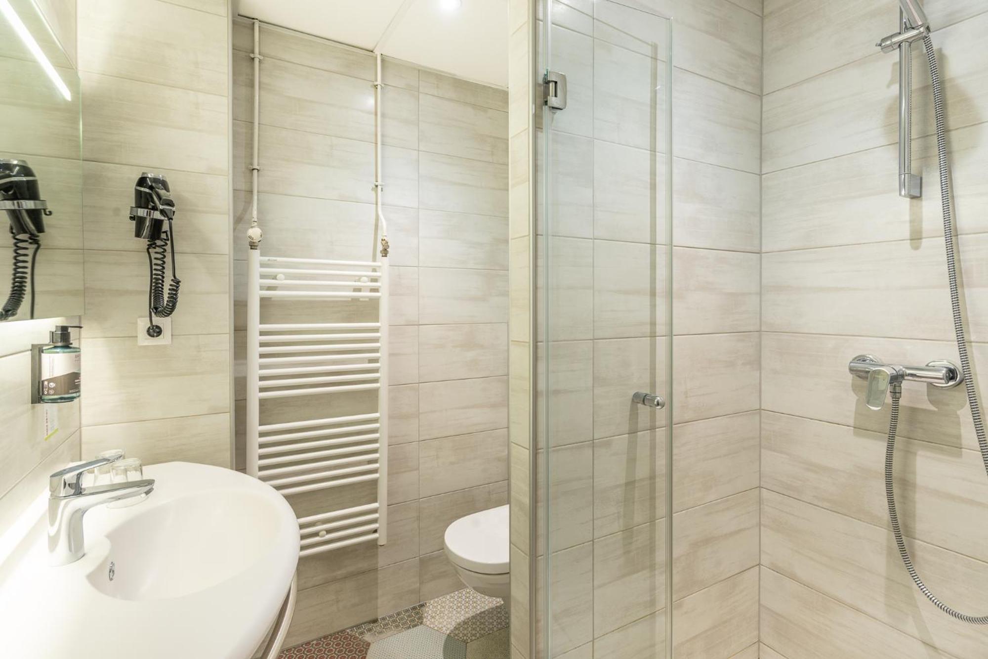 Standard Queen Room,1698870870:JPEG