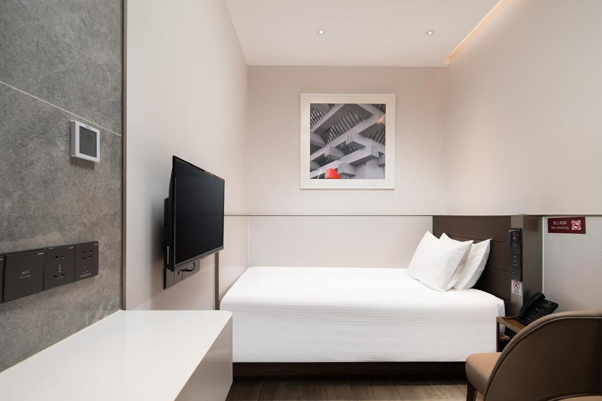 Single Room No Window