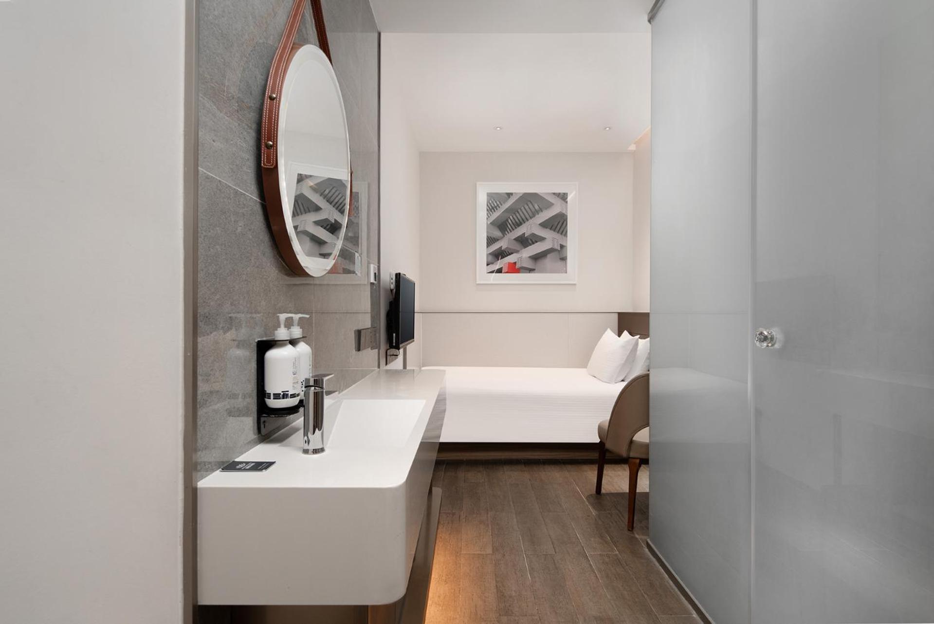 Single Room No Window