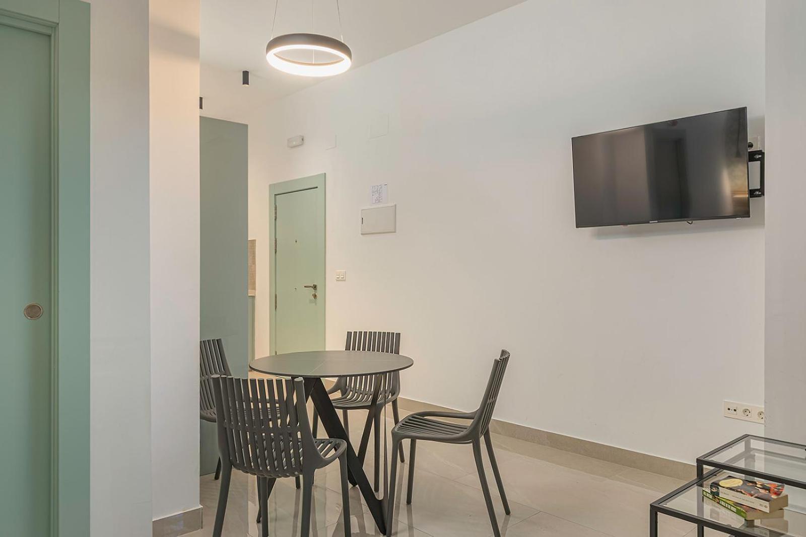 Deluxe Apartment