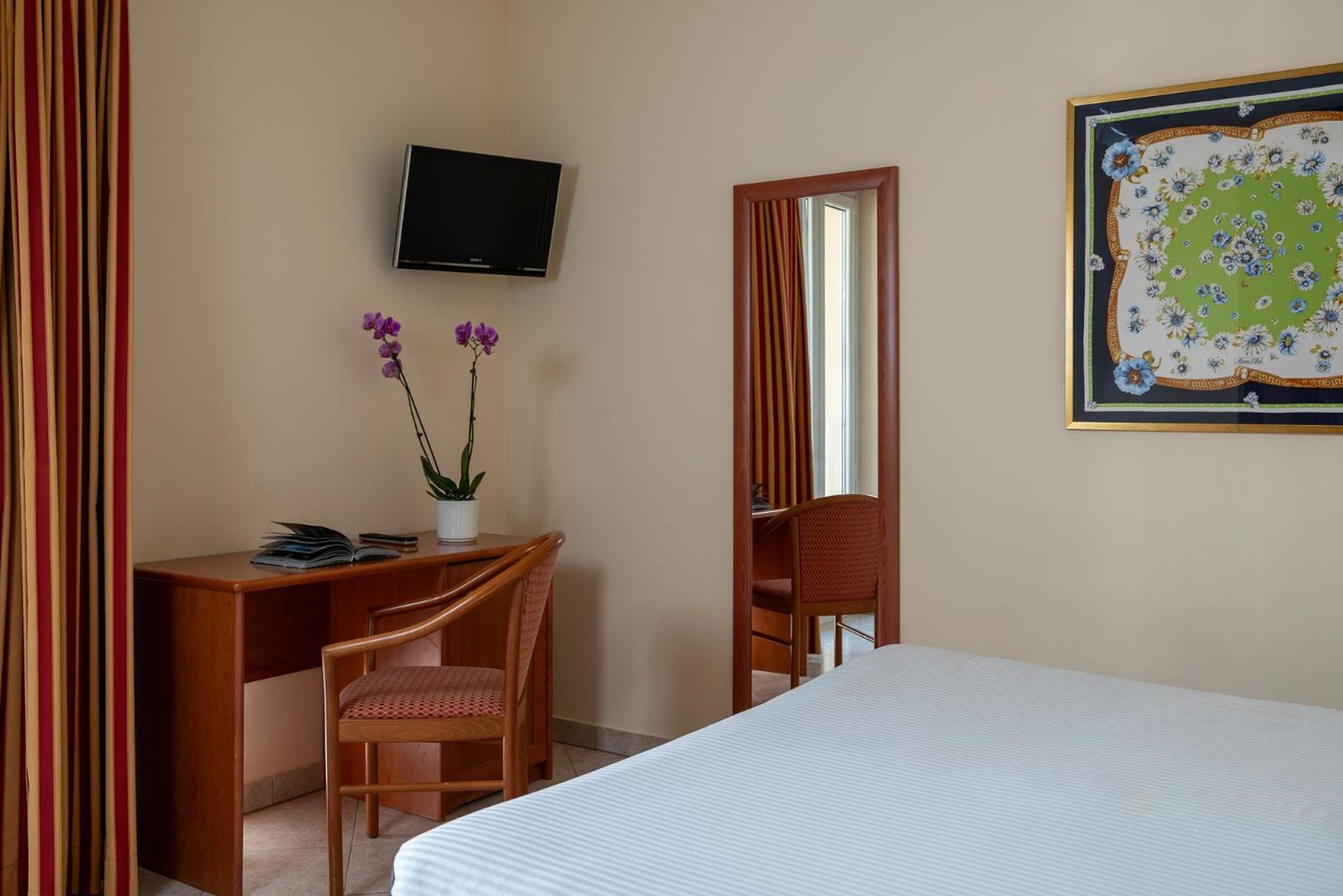 Classic Double Room