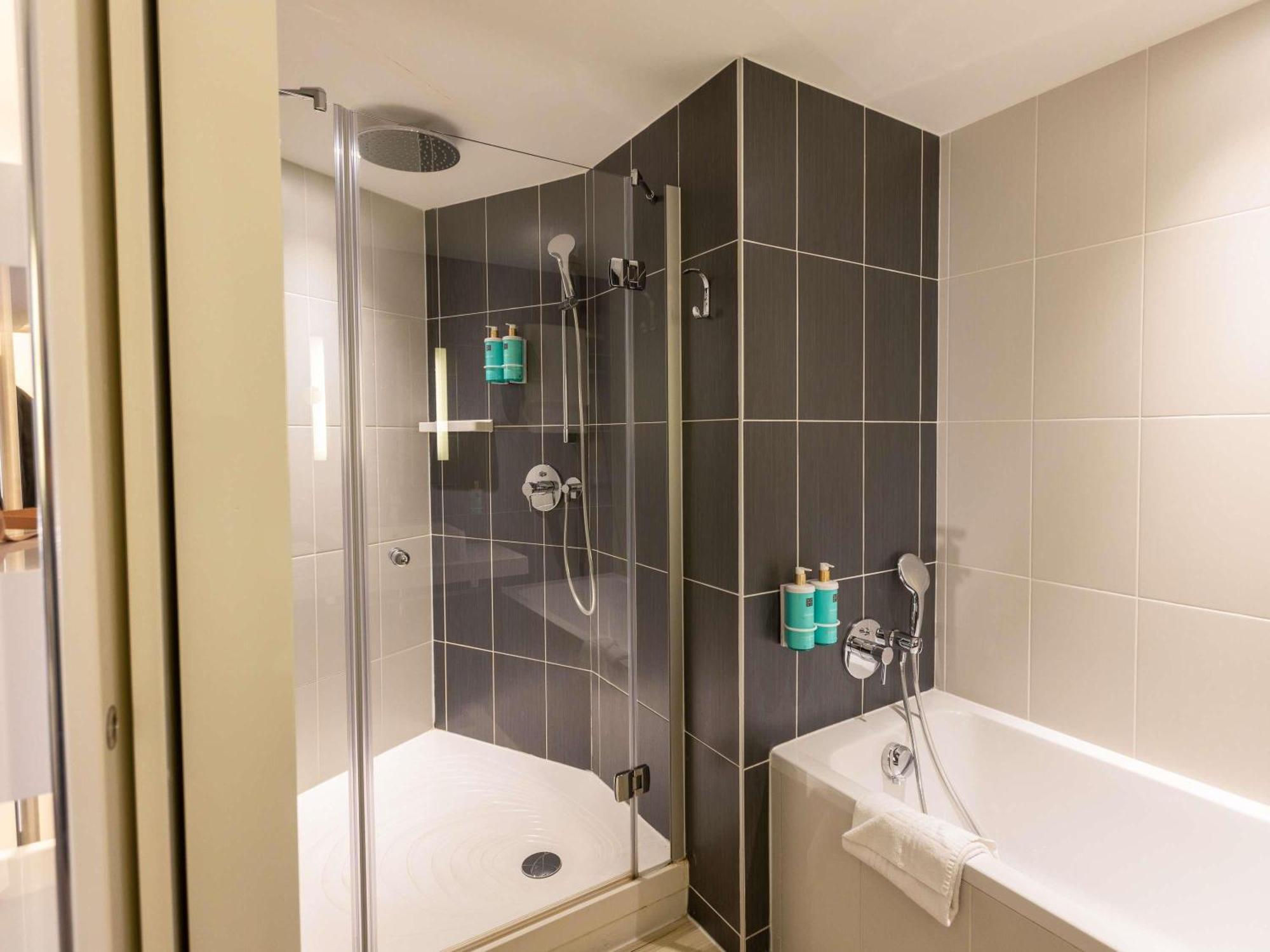 Superior Queen Suite with Sofa,1722988413:JPEG