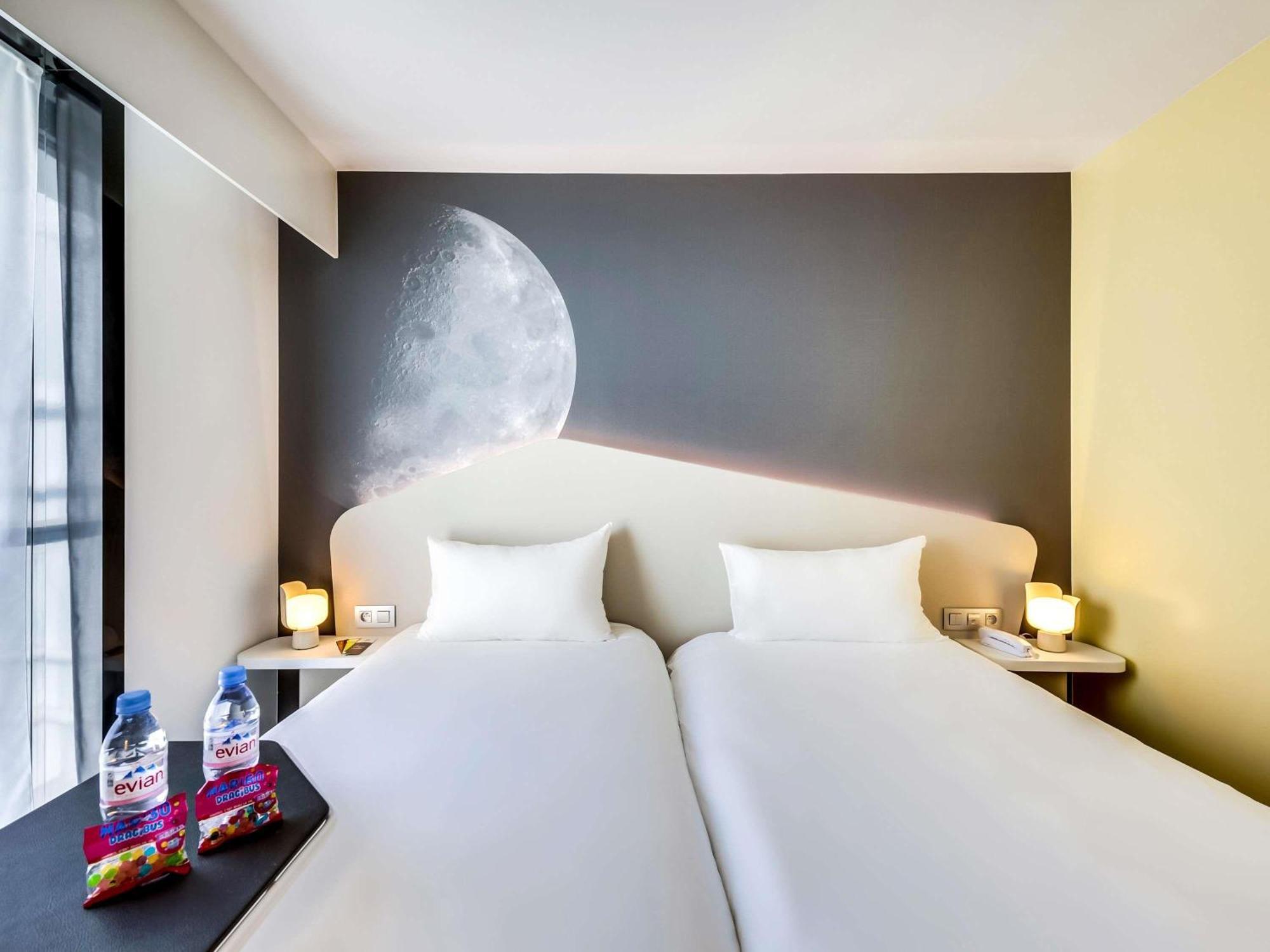 Standard Twin Room,1705022483:JPEG