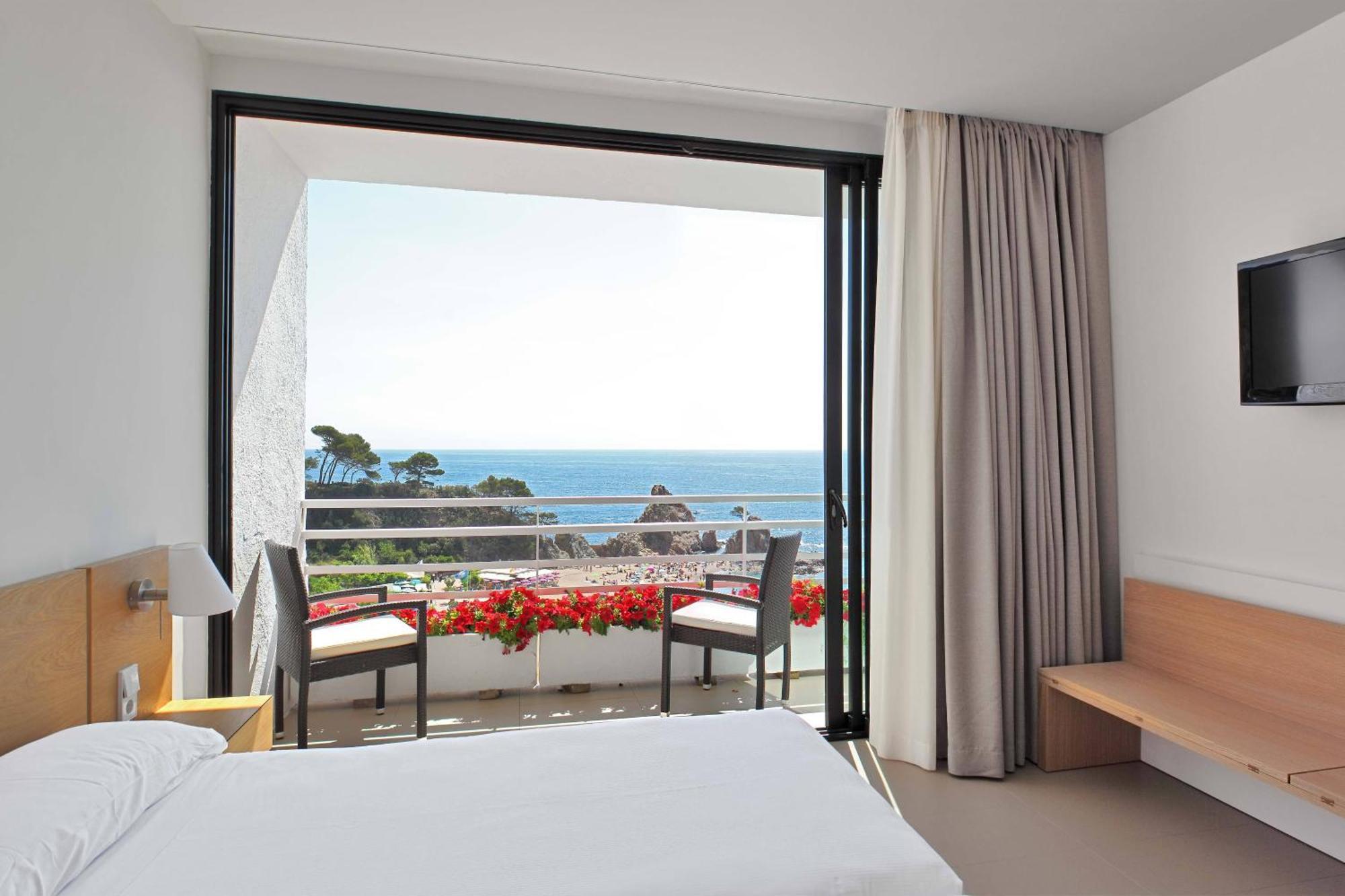 Double or Twin Room Sea View
