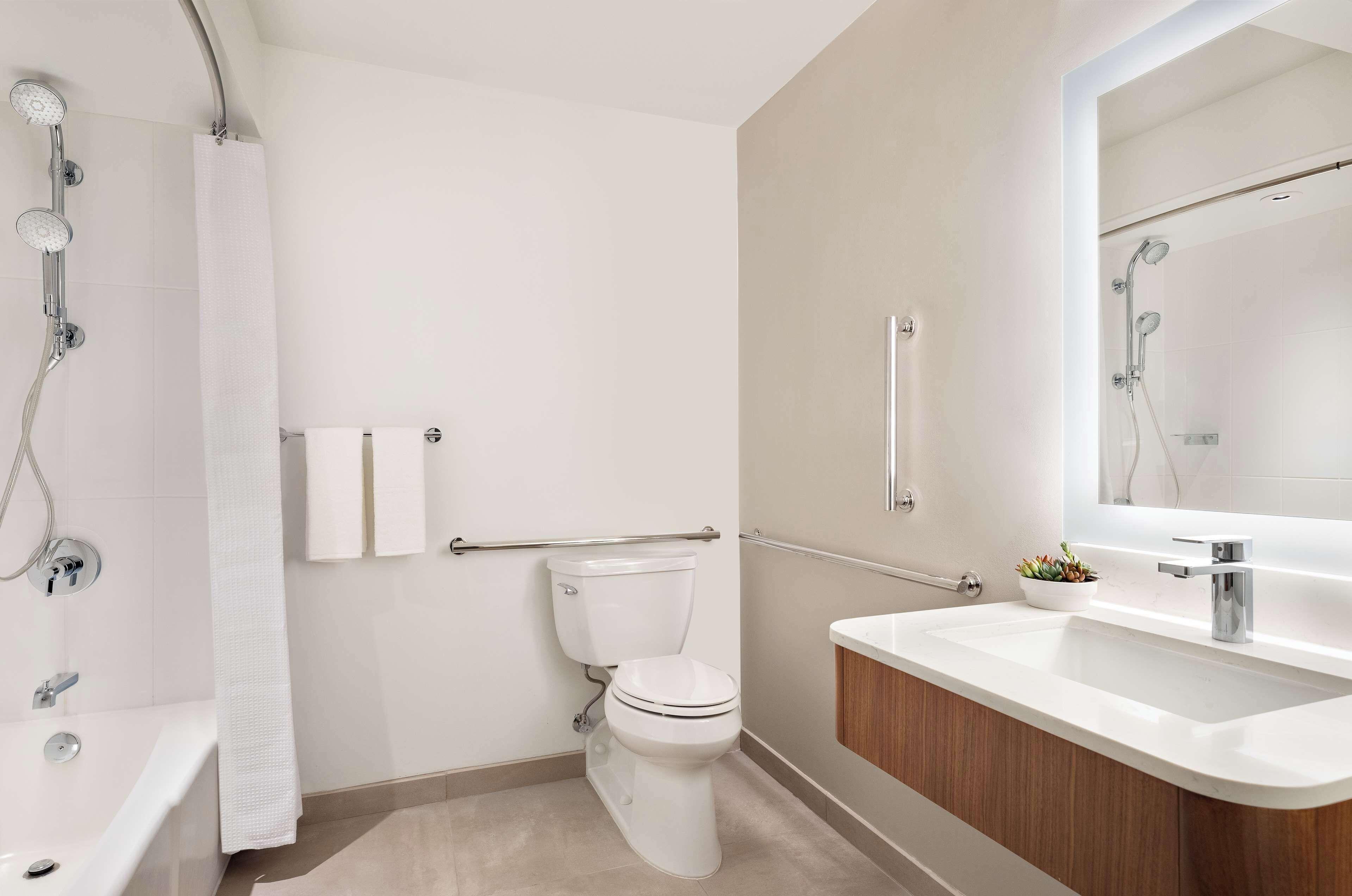 King Room Accessible Tub Disability Access