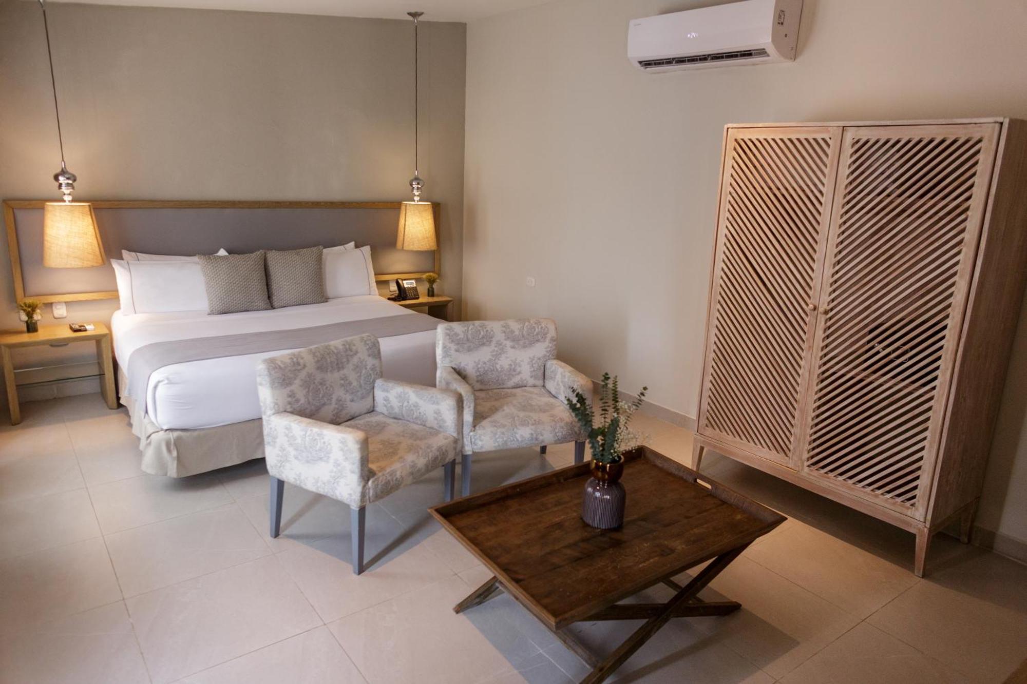 Deluxe Suite