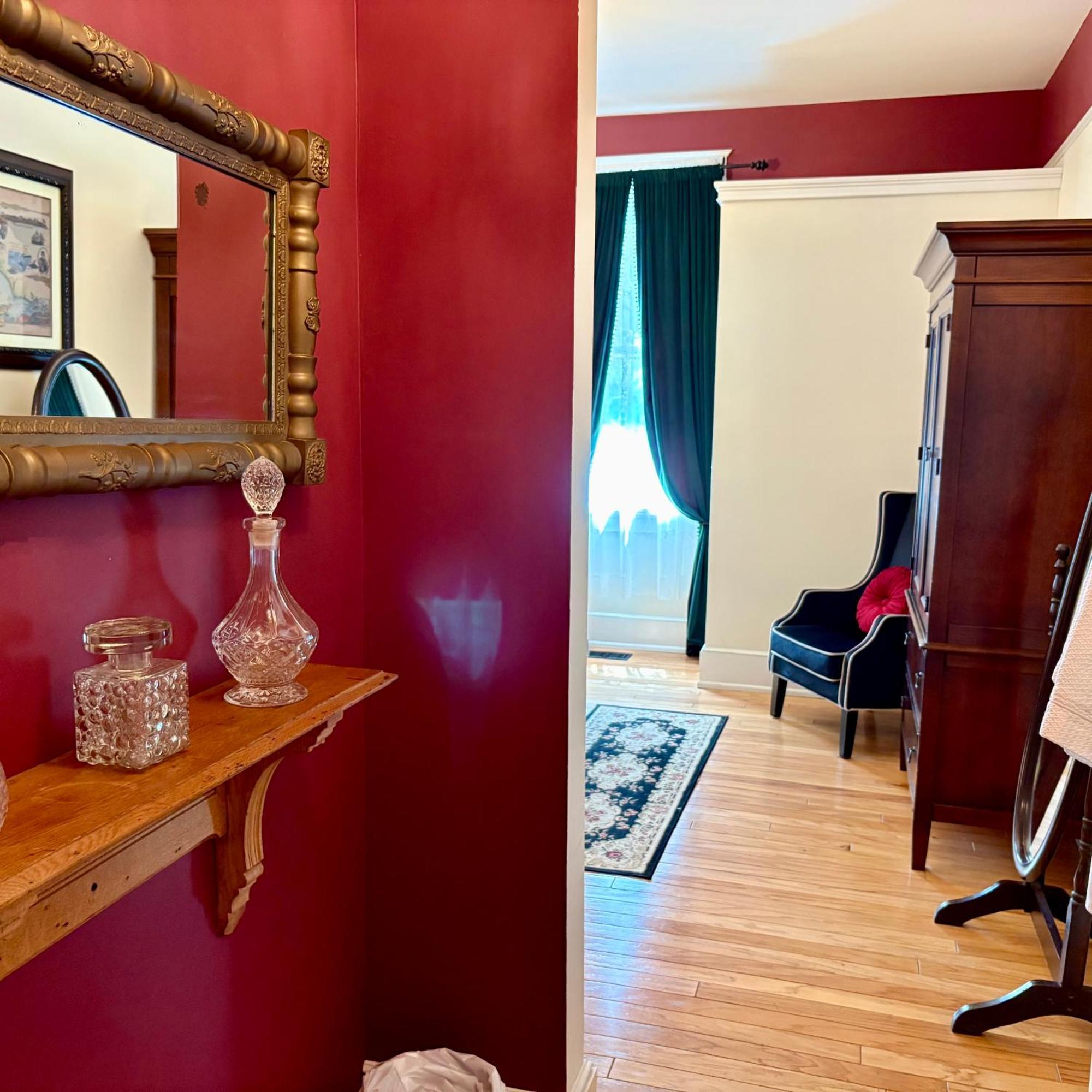 Queen Room