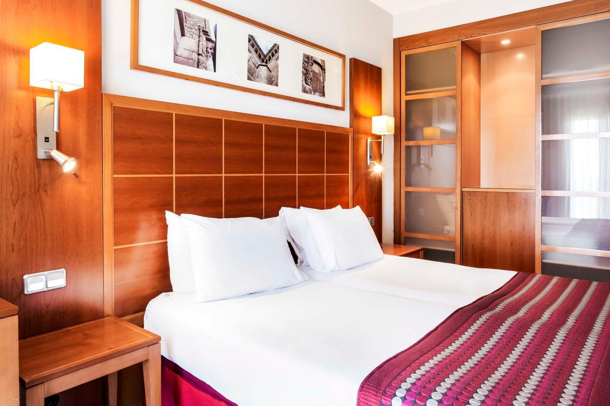 Double Room,1709864076:JPEG
