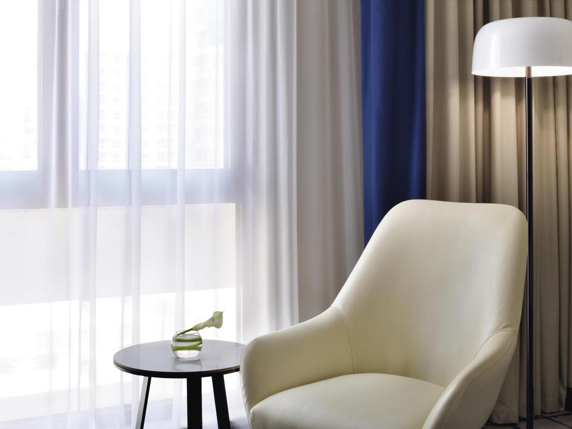 Executive Deluxe King Room - Complimentary Lounge Access,1729988840:JPEG