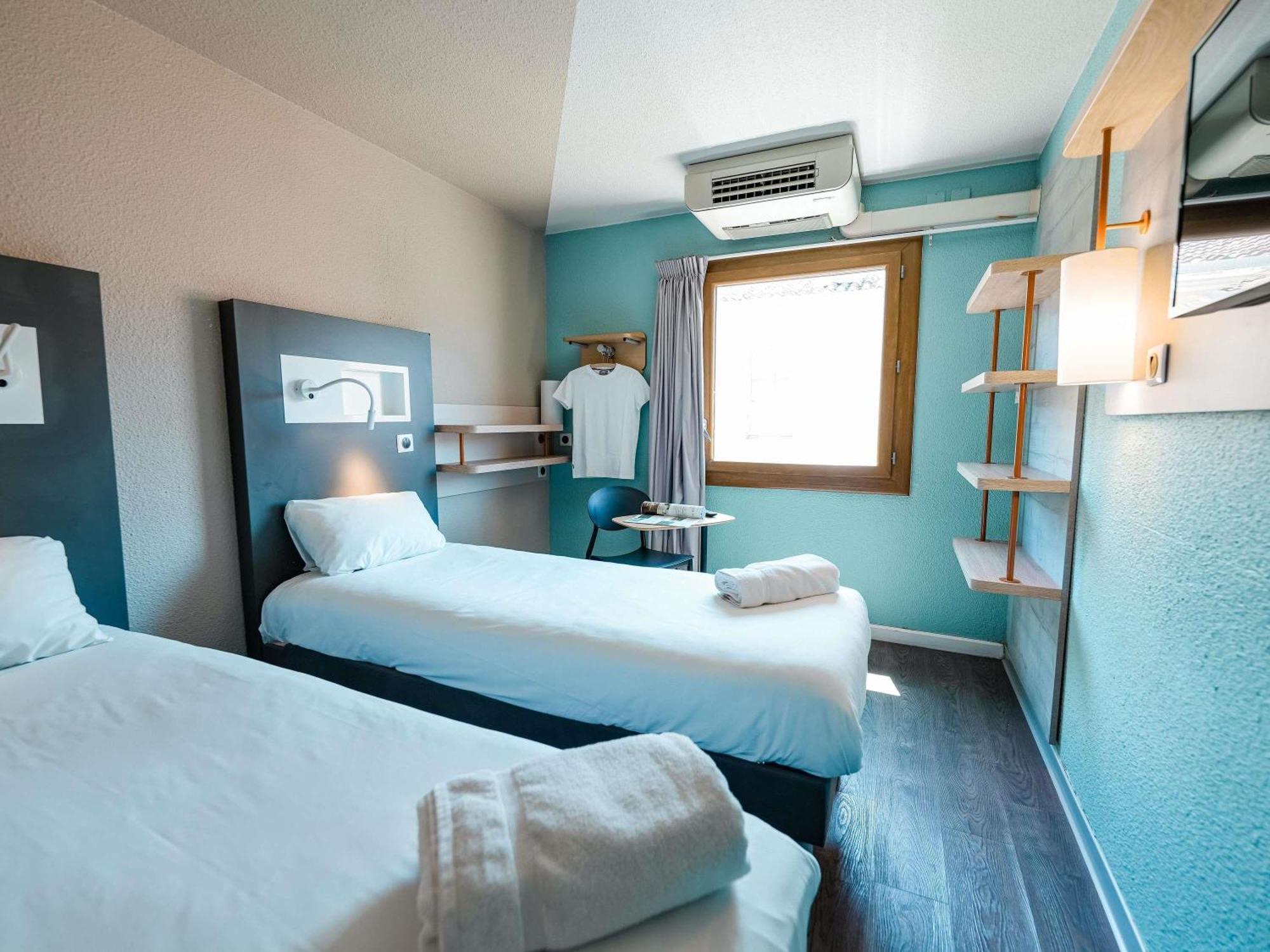 Twin Room,1717072159:JPEG