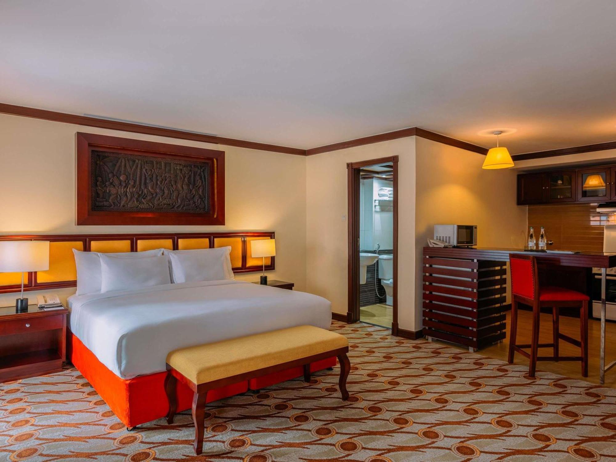 Deluxe King Room