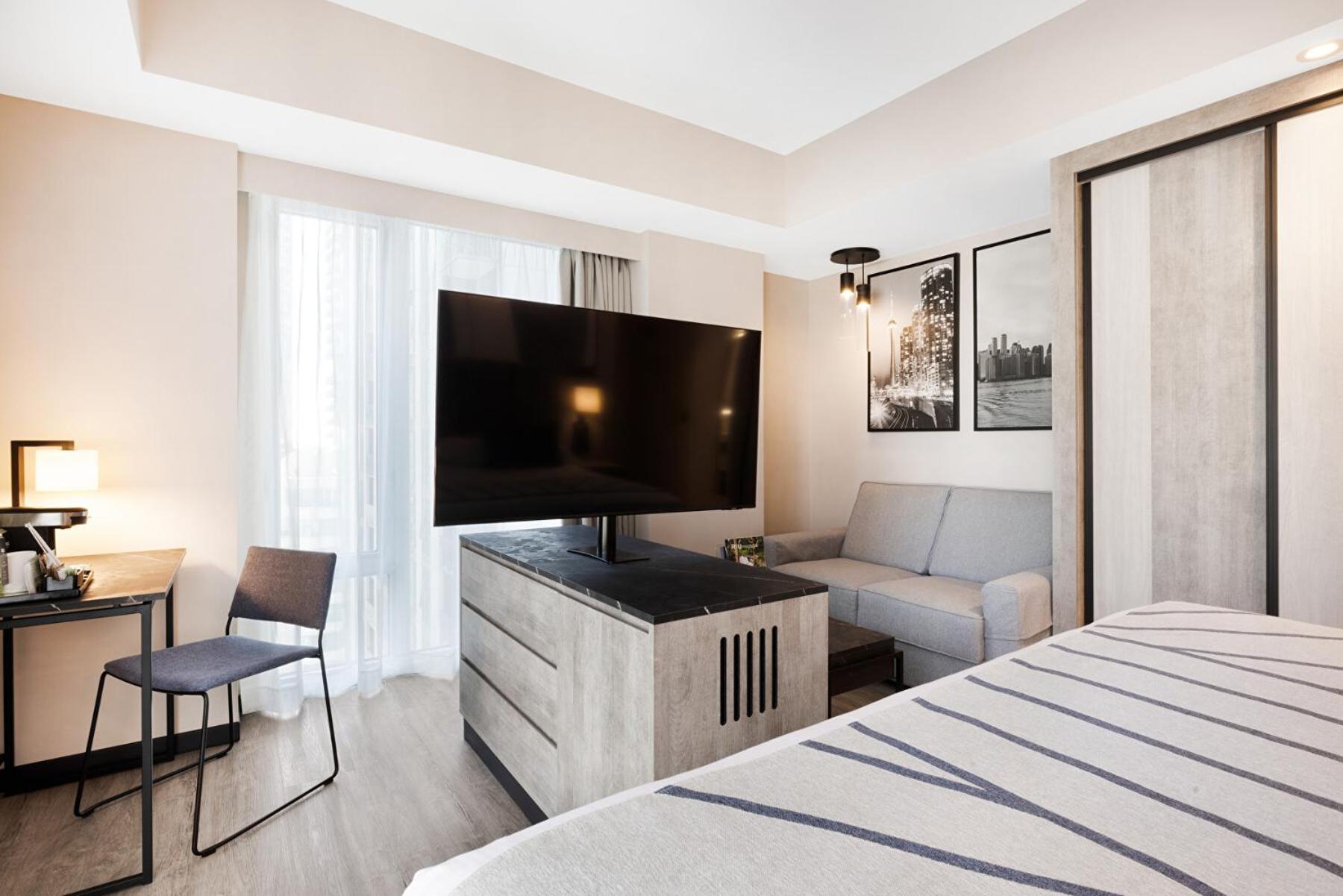 Deluxe Family Room