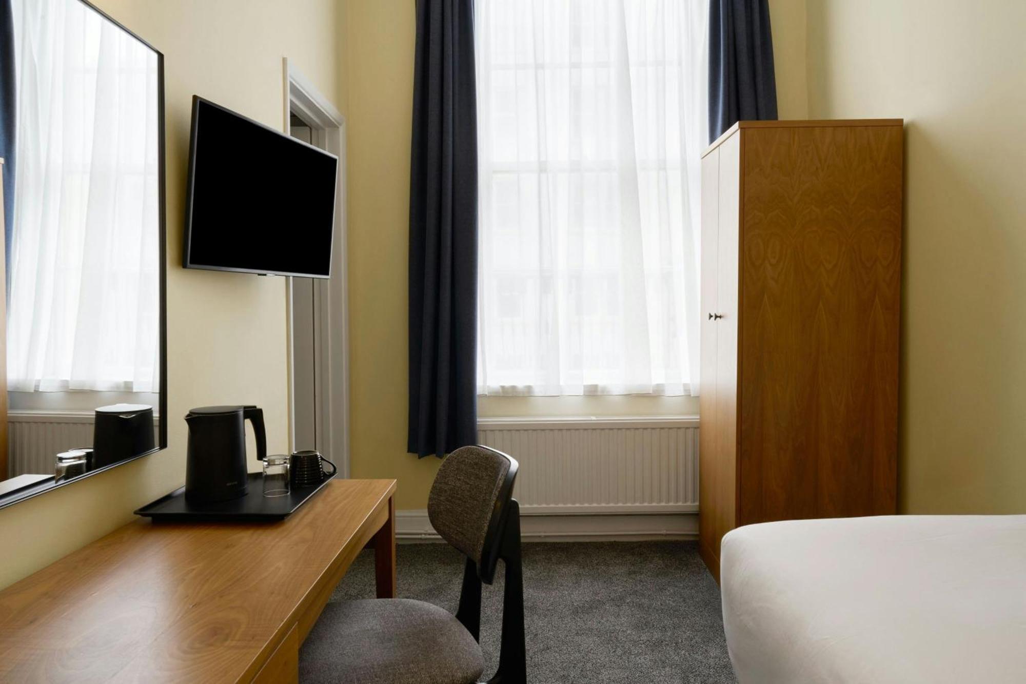 Standard Single Room One Twin Bed