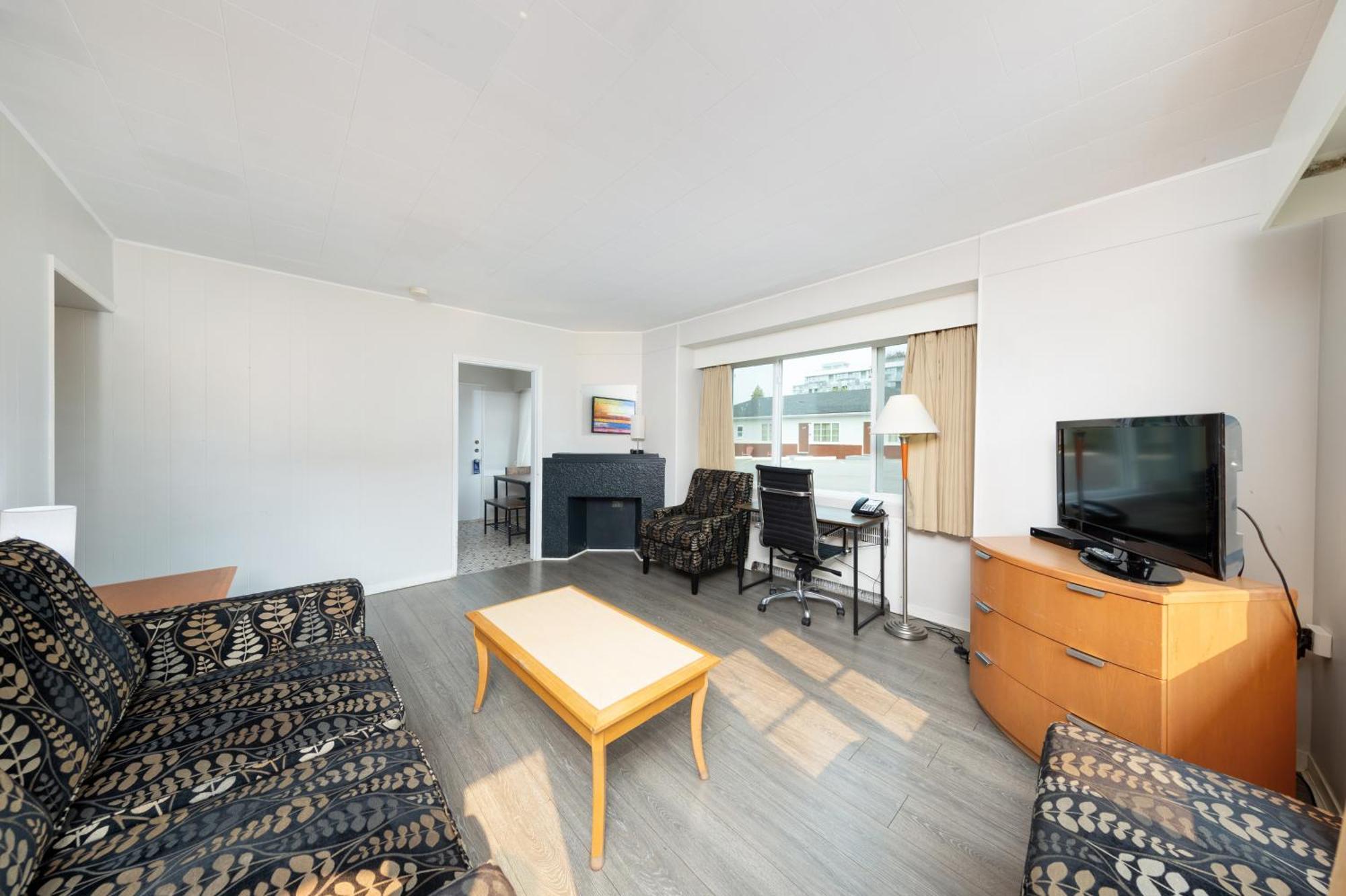 Deluxe Suite