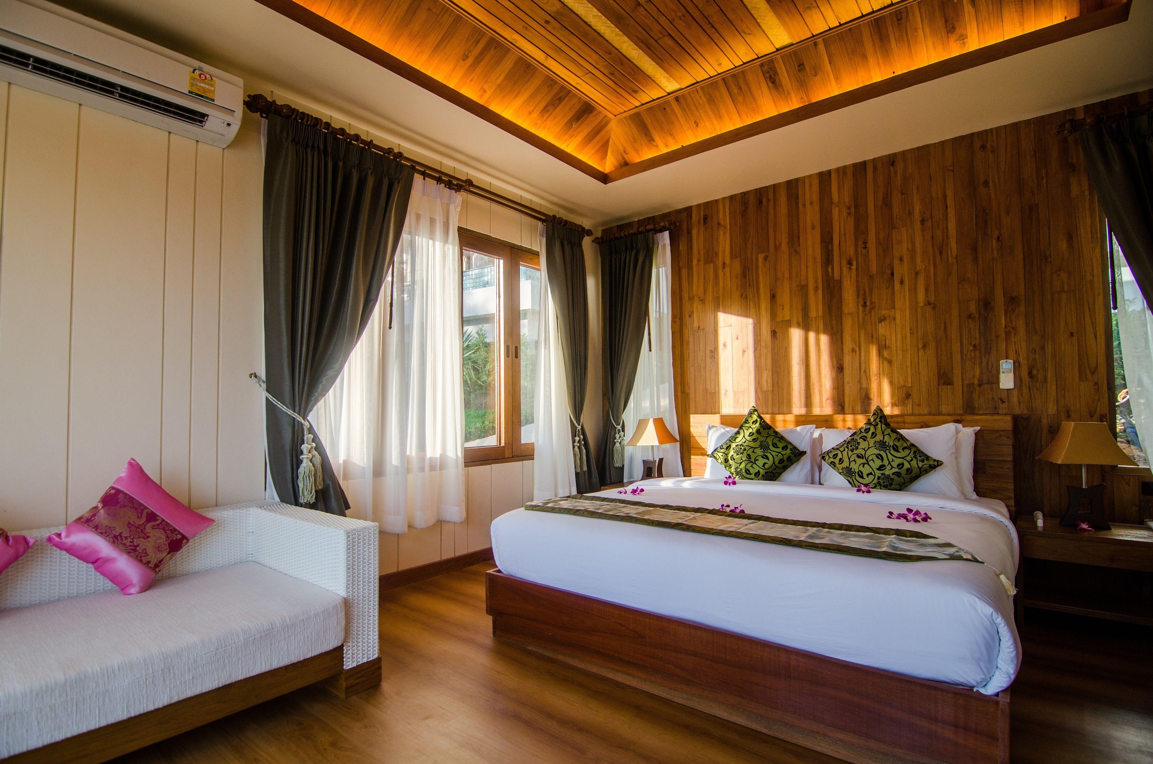 Grand Superior Room