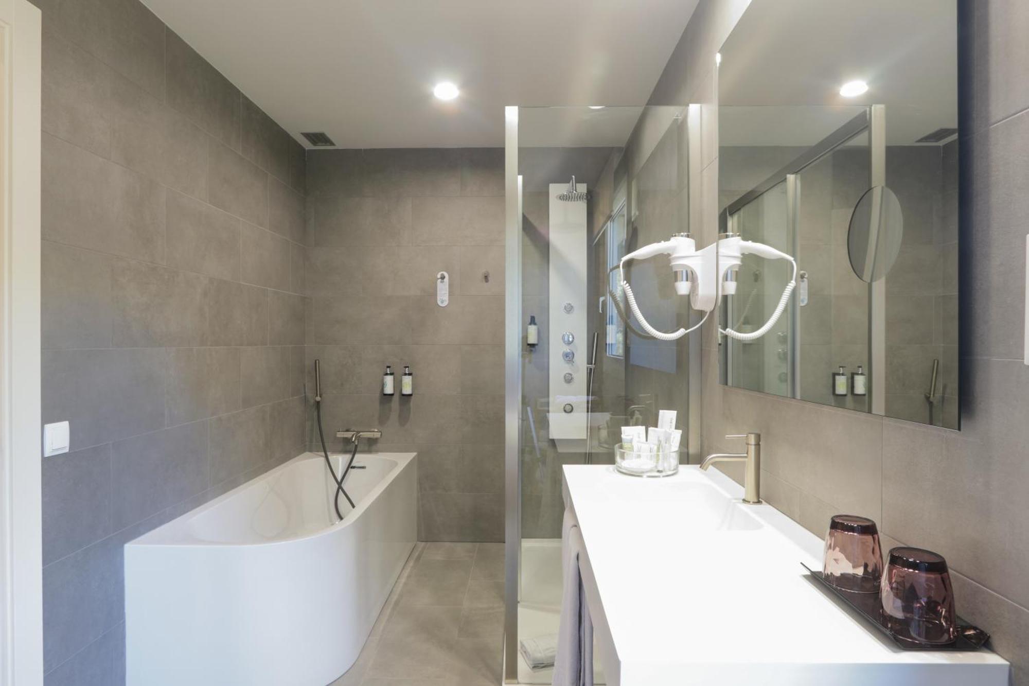 Junior Suite,1729990527:JPEG