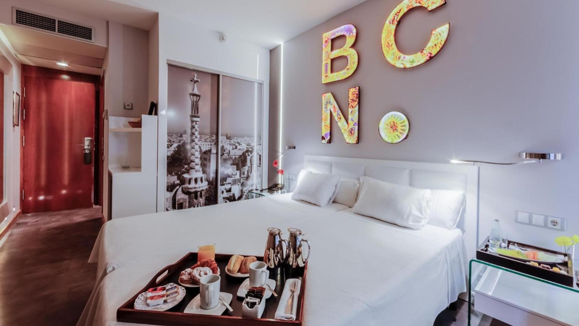 Quarto com Cama de Casal ou 2 de Solteiro