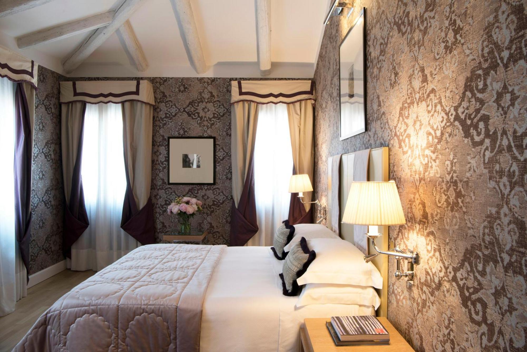 Deluxe Double Room with Canal View,1729992121:JPEG