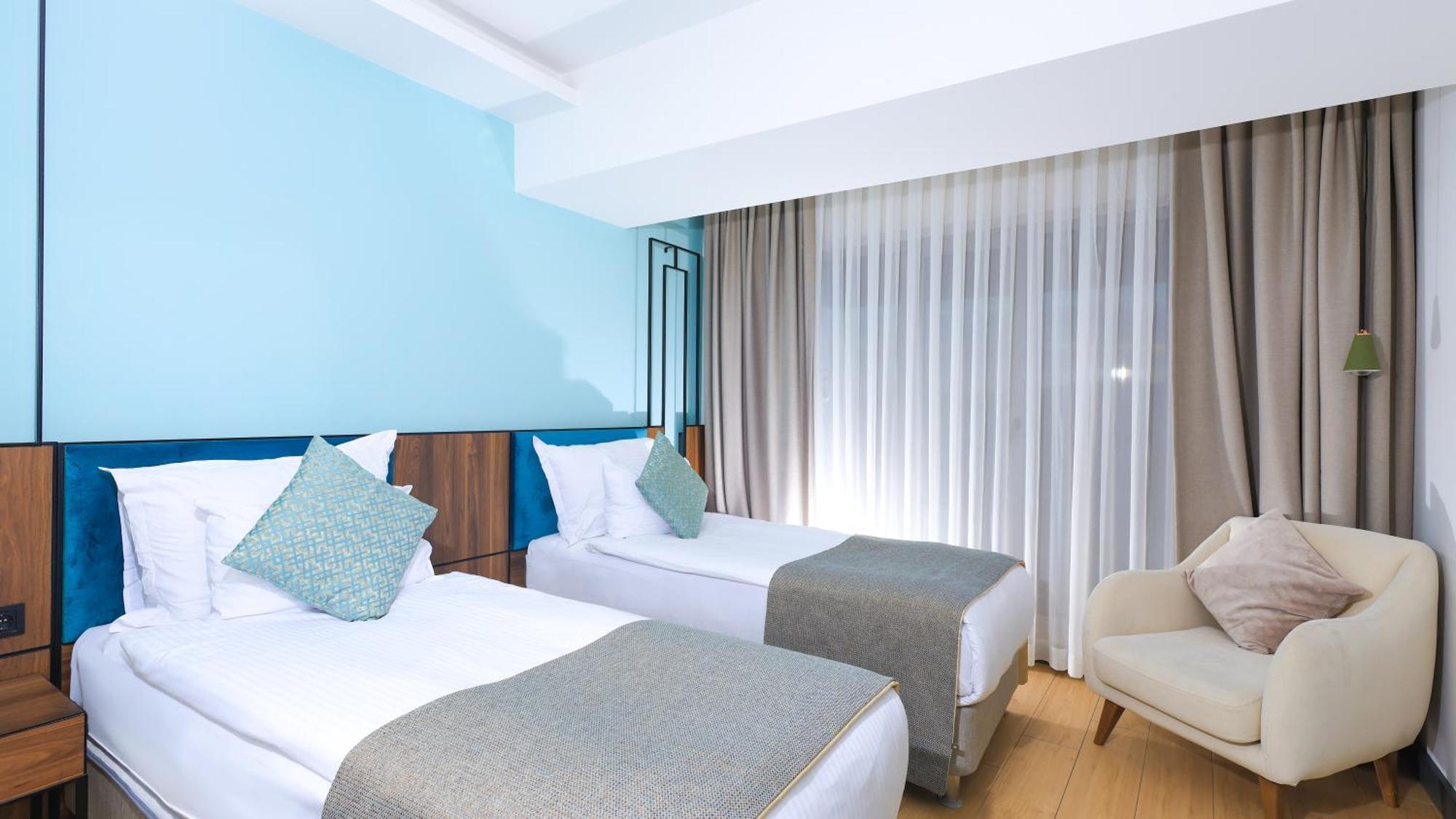 Twin Room with Pool View