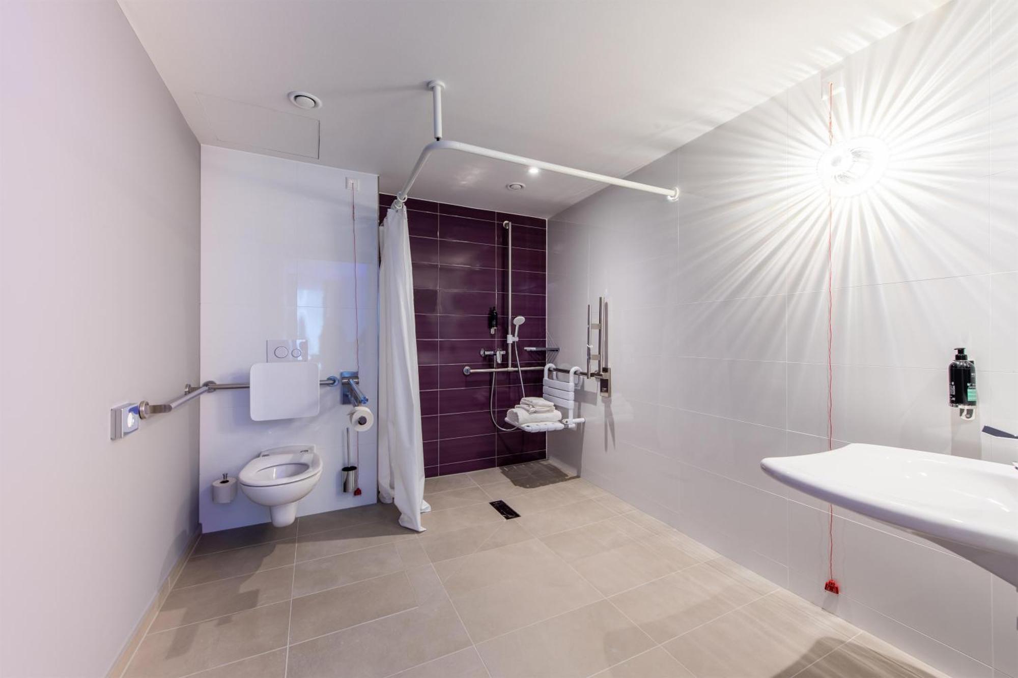 King Room - Disability Access w/ walk in shower,1733312180:JPEG