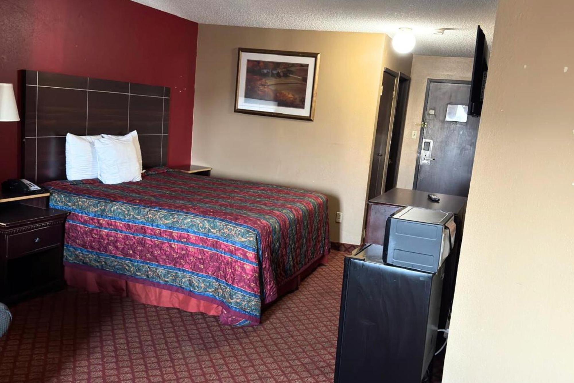 Deluxe King Room